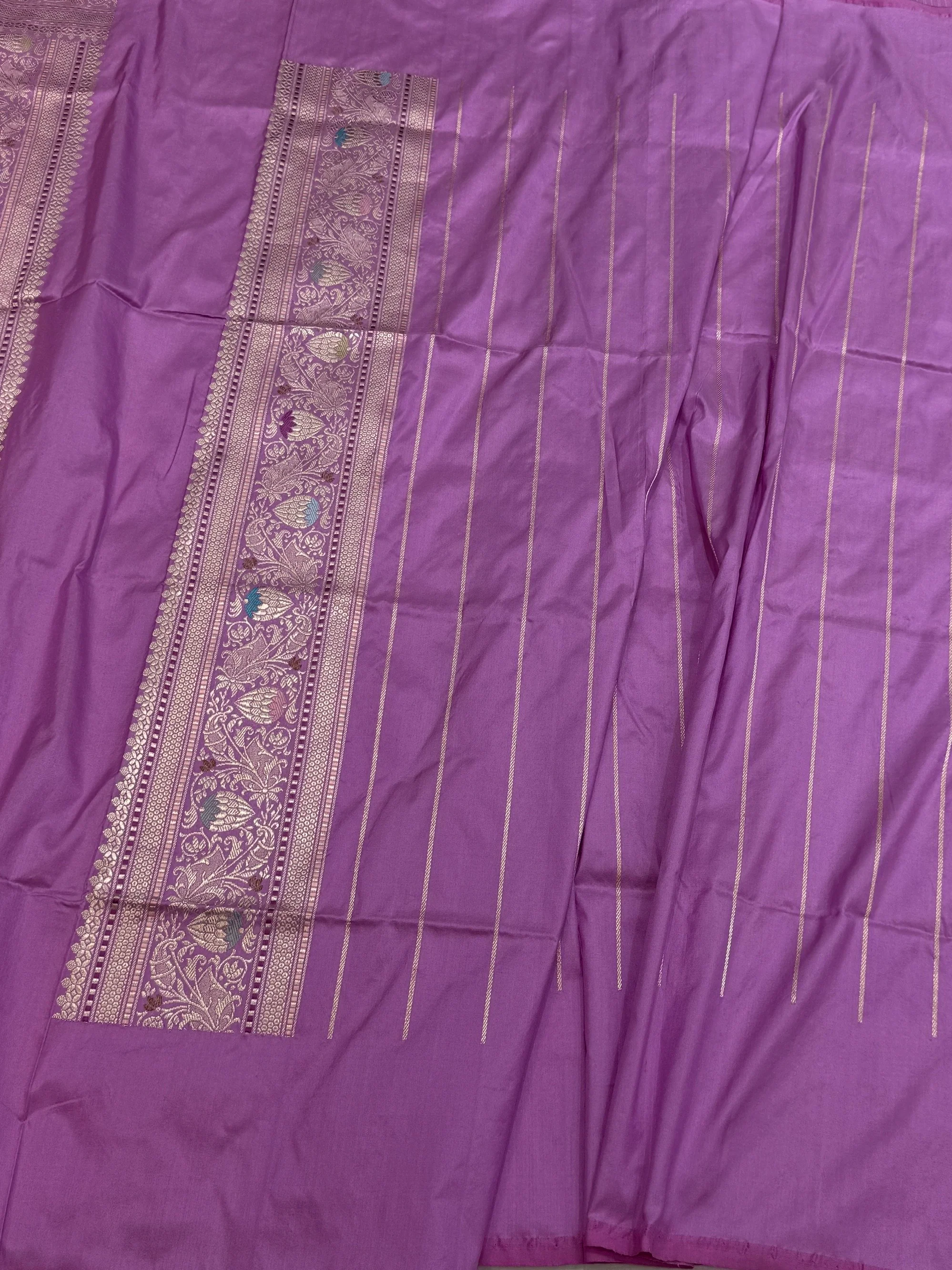Lavender Handwoven Pure Banarasi Silk Saree - Image 2