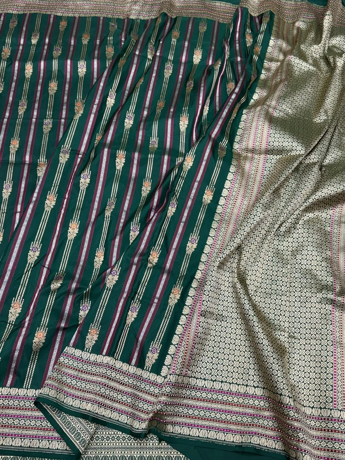 Bottle Green Handwoven Pure Banarasi Silk Saree - Image 3