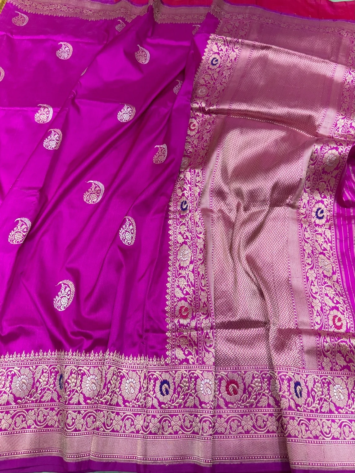 Rani Pink Handwoven Pure Banarasi Silk Saree - Image 3
