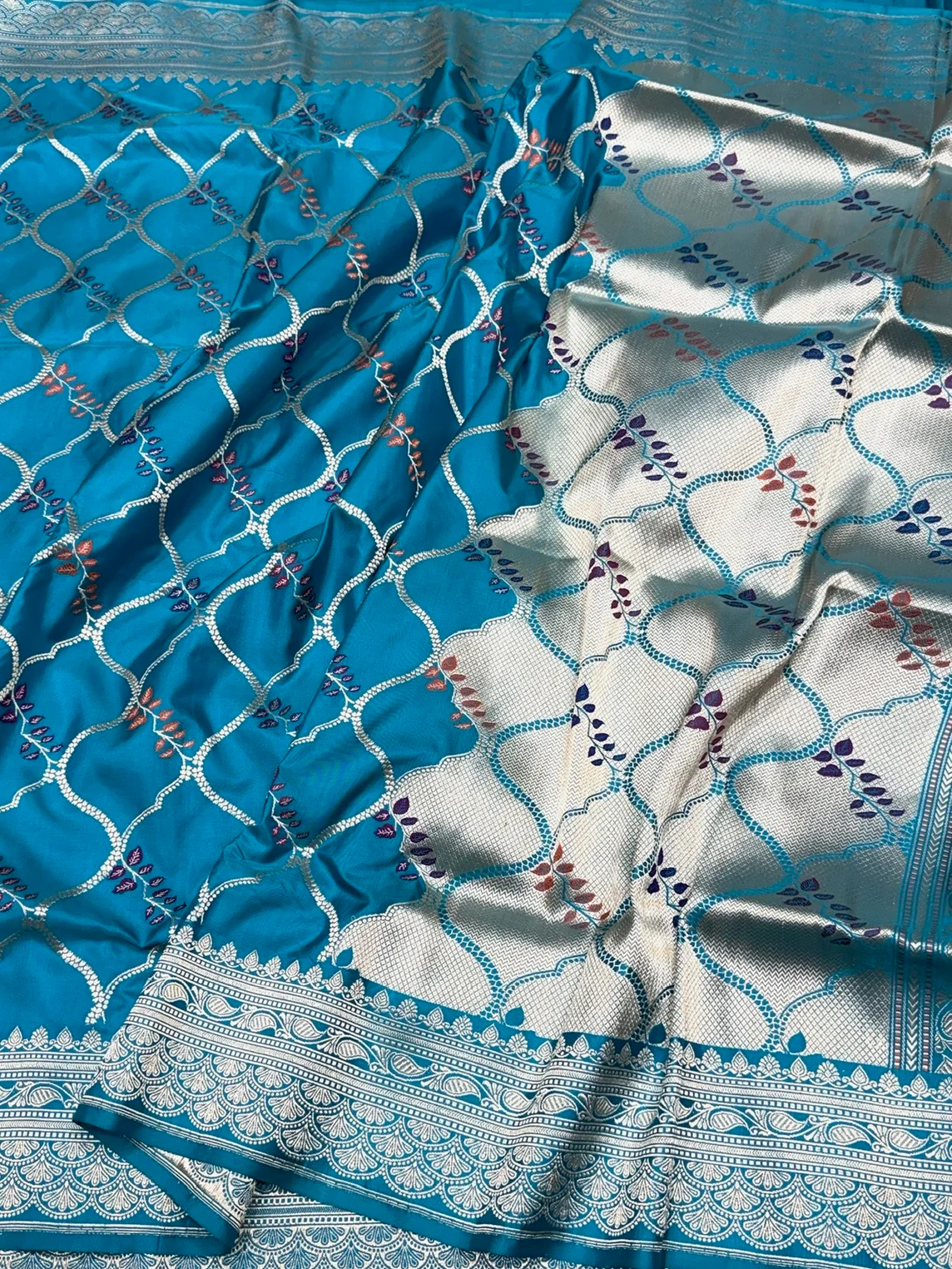 Turquoise Blue Handwoven Pure Banarasi Silk Saree – Katan Silk | Kadwa Weave | Elegant Traditional Banarasi Saree - Image 3