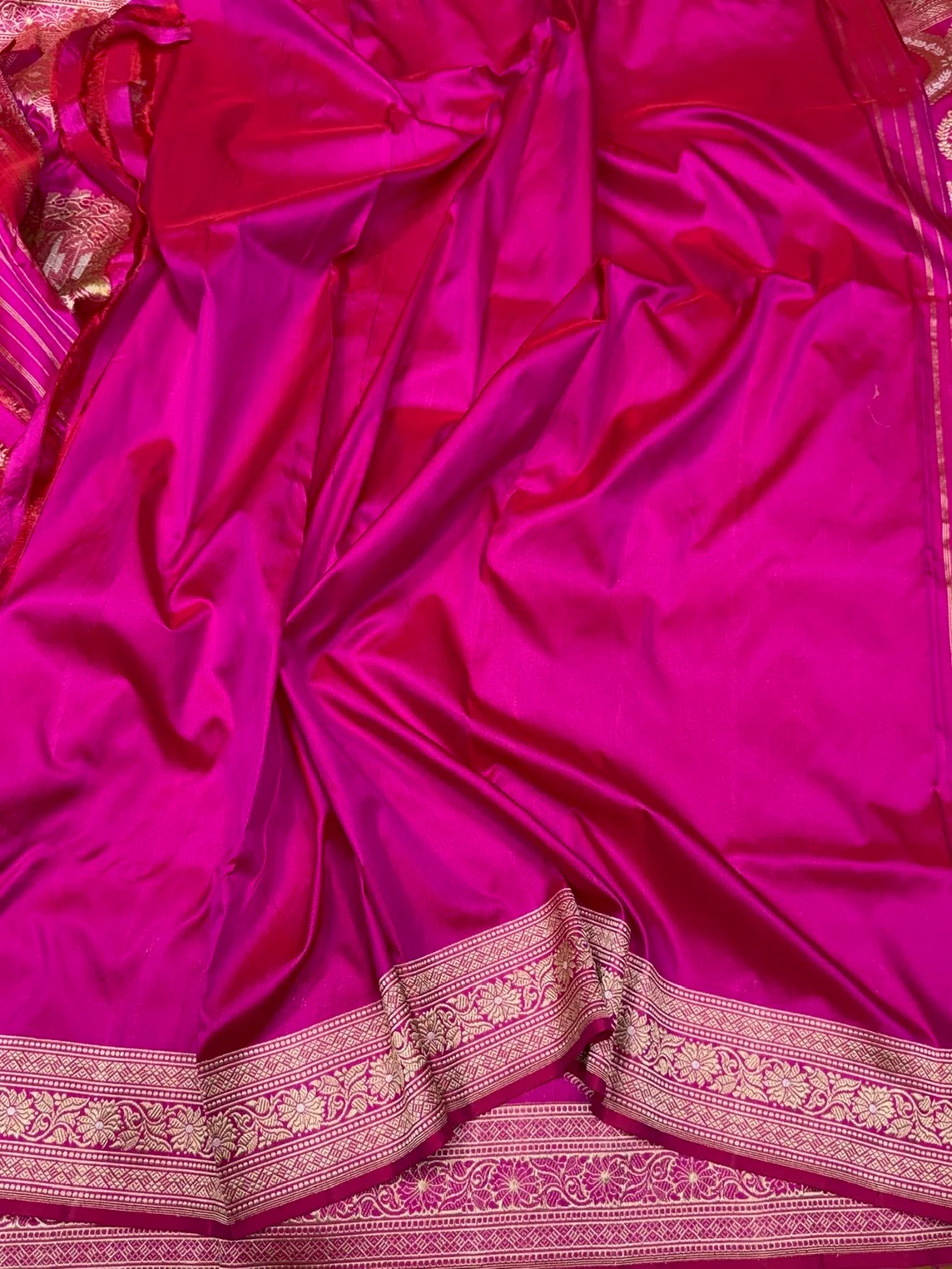 Rani Pink Handwoven Pure Banarasi Silk Saree – Kadwa Weave | Pure Katan-Mulberry Silk | Luxury Traditional Banarasi Saree - Image 2