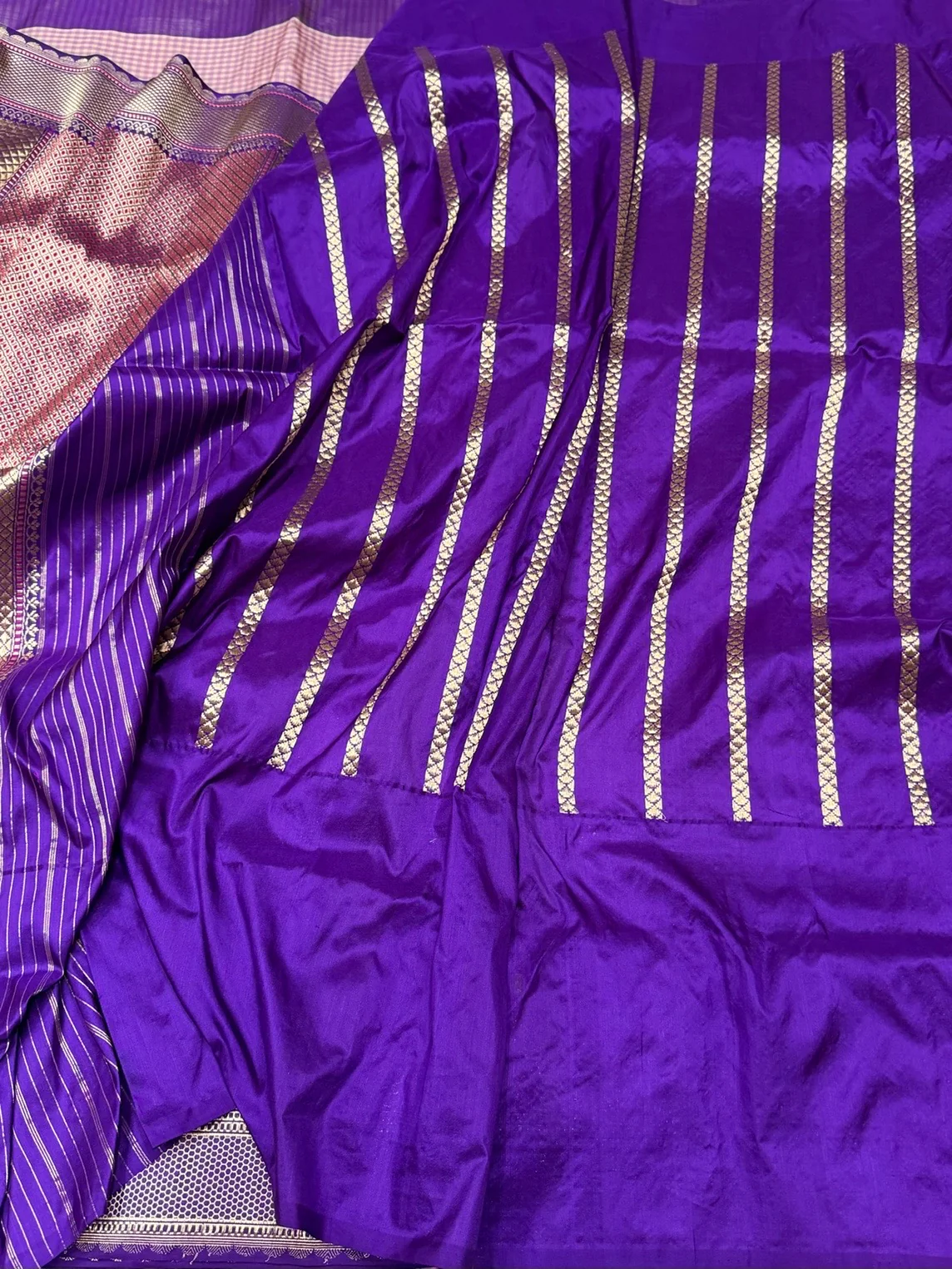 Baby Pink & Purple Handwoven Pure Banarasi Silk Saree in Kadwa Weave | 100% Pure Katan Silk - Image 2