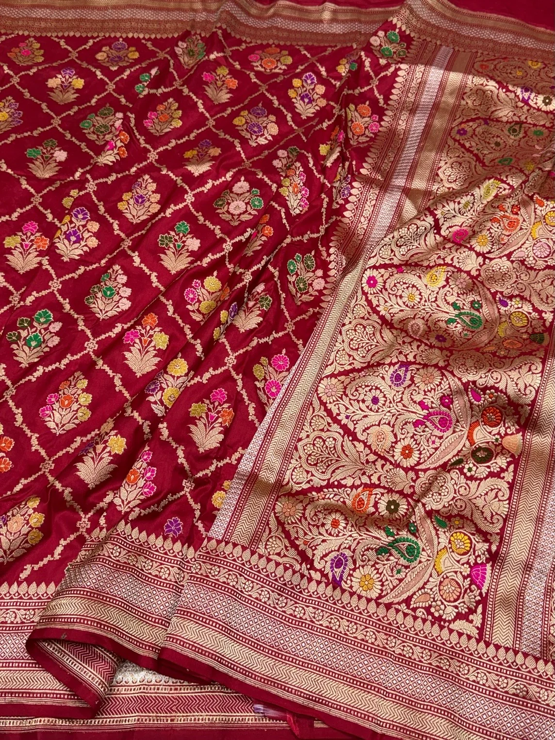 Red Handwoven Pure Banarasi Silk Saree - Image 3