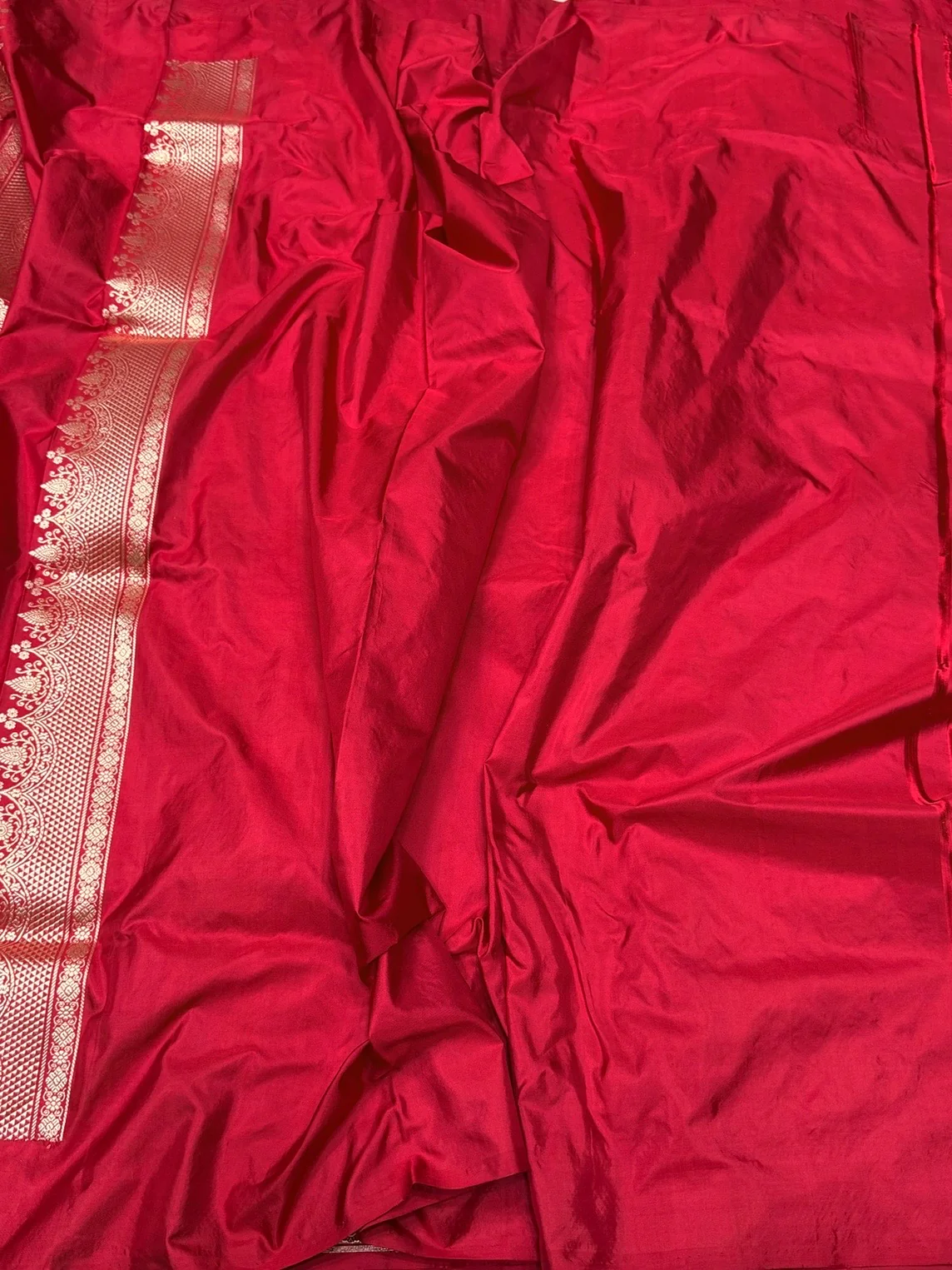 Red Handwoven Pure Banarasi Silk Saree in Kadwa Weave – 100% Katan Mulberry Silk - Image 2