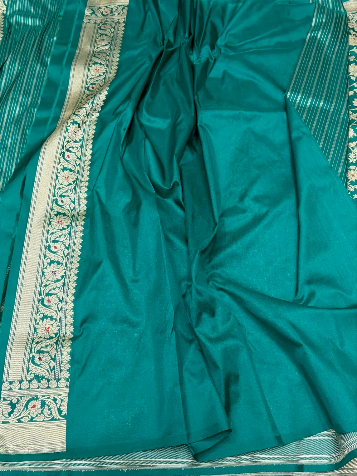Teal Green Handwoven Pure Banarasi Katan Silk Saree – Authentic Kadwa Weave - Image 2
