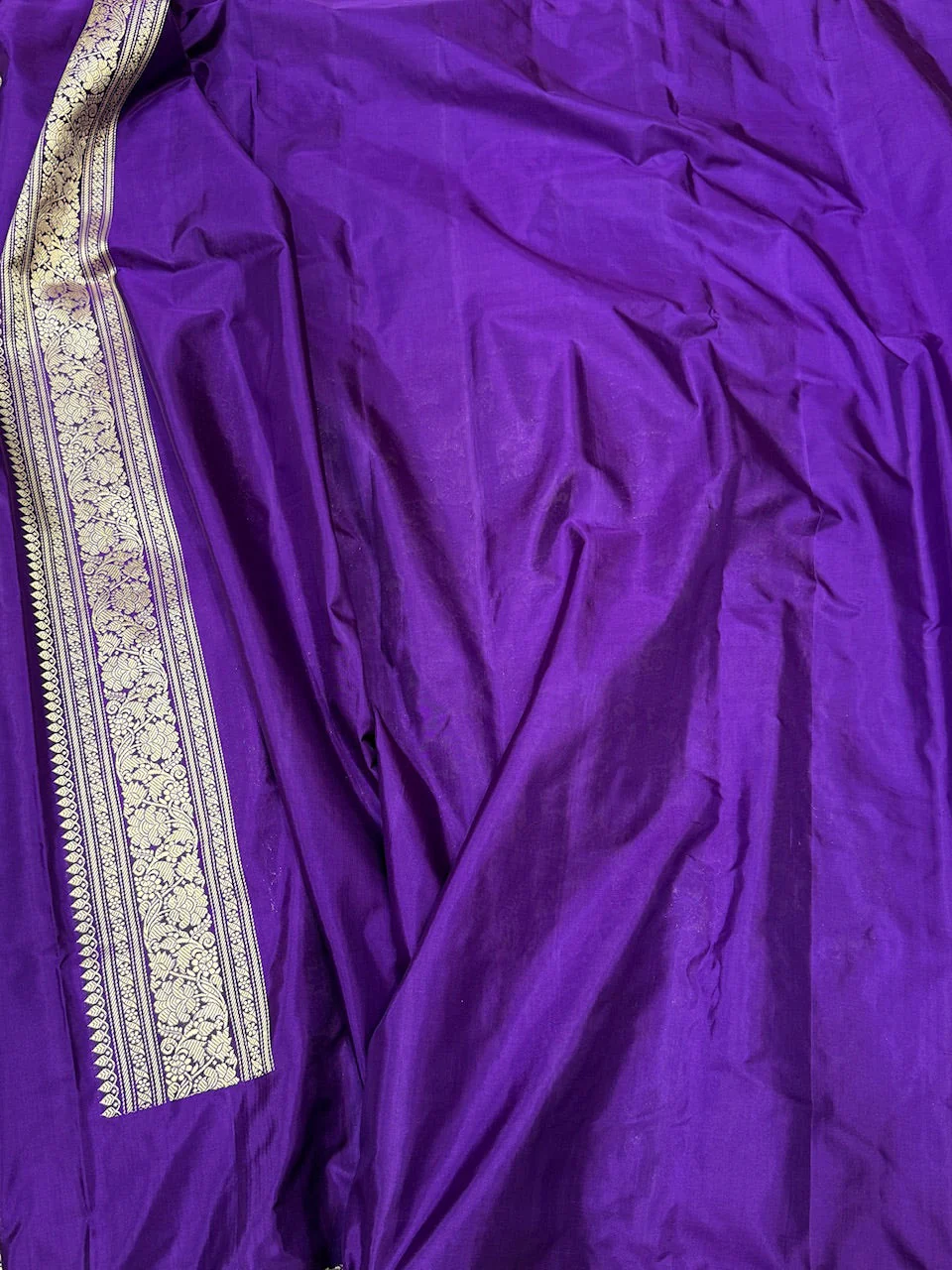Purple Handwoven Pure Banarasi Silk Saree - Image 2