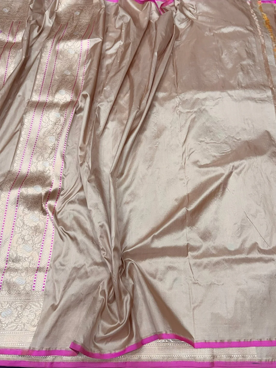 Champagne Beige Handwoven Pure Banarasi Silk Saree in Kadwa Weave – 100% Katan Mulberry Silk - Image 2
