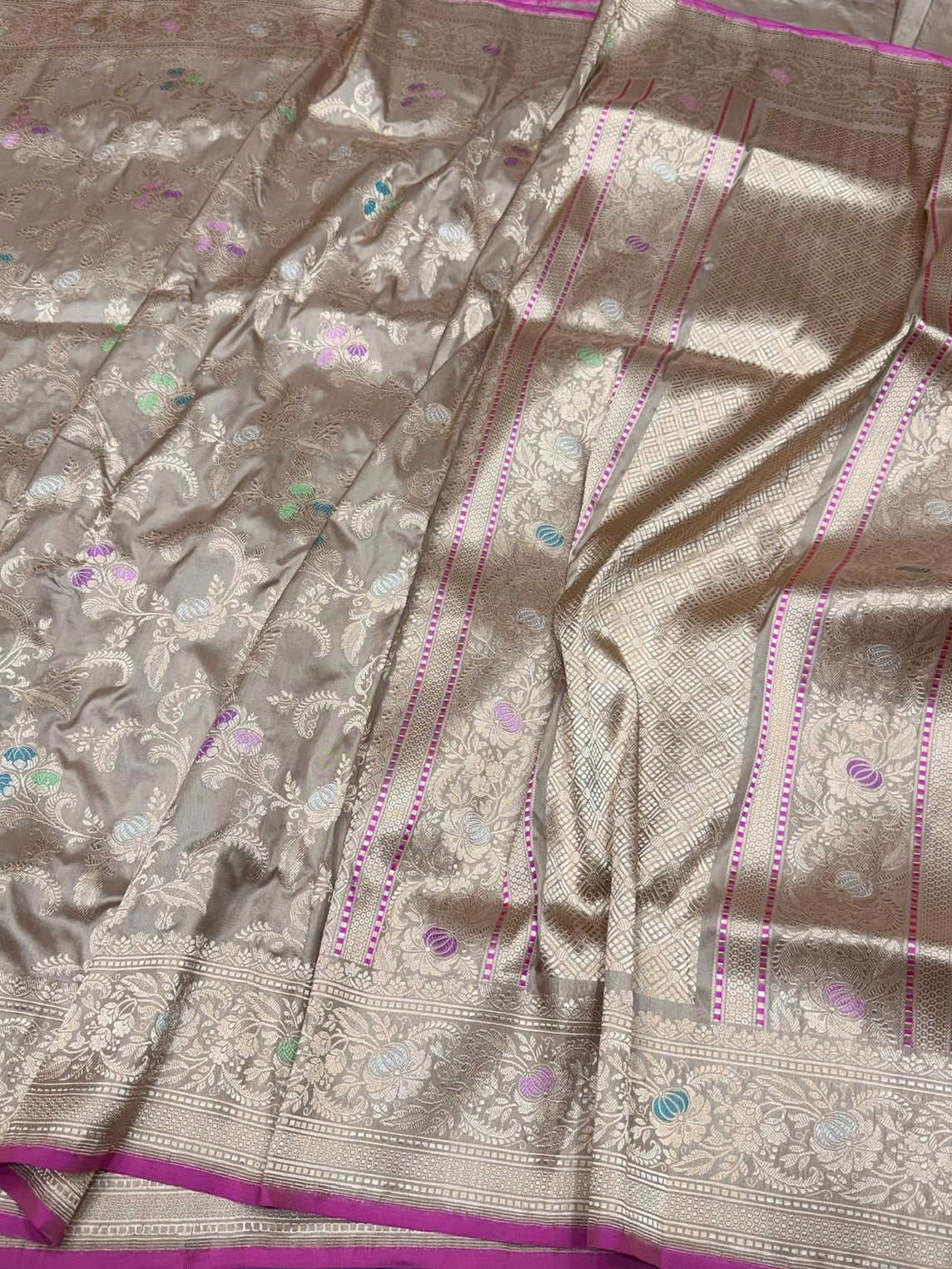 Champagne Beige Handwoven Pure Banarasi Silk Saree in Kadwa Weave – 100% Katan Mulberry Silk - Image 3
