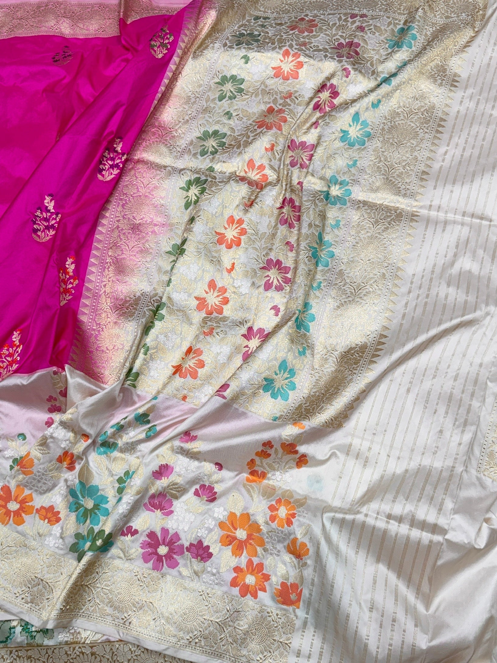 Rani Pink Handwoven Pure Banarasi Silk Saree in Kadwa Weave - Image 2