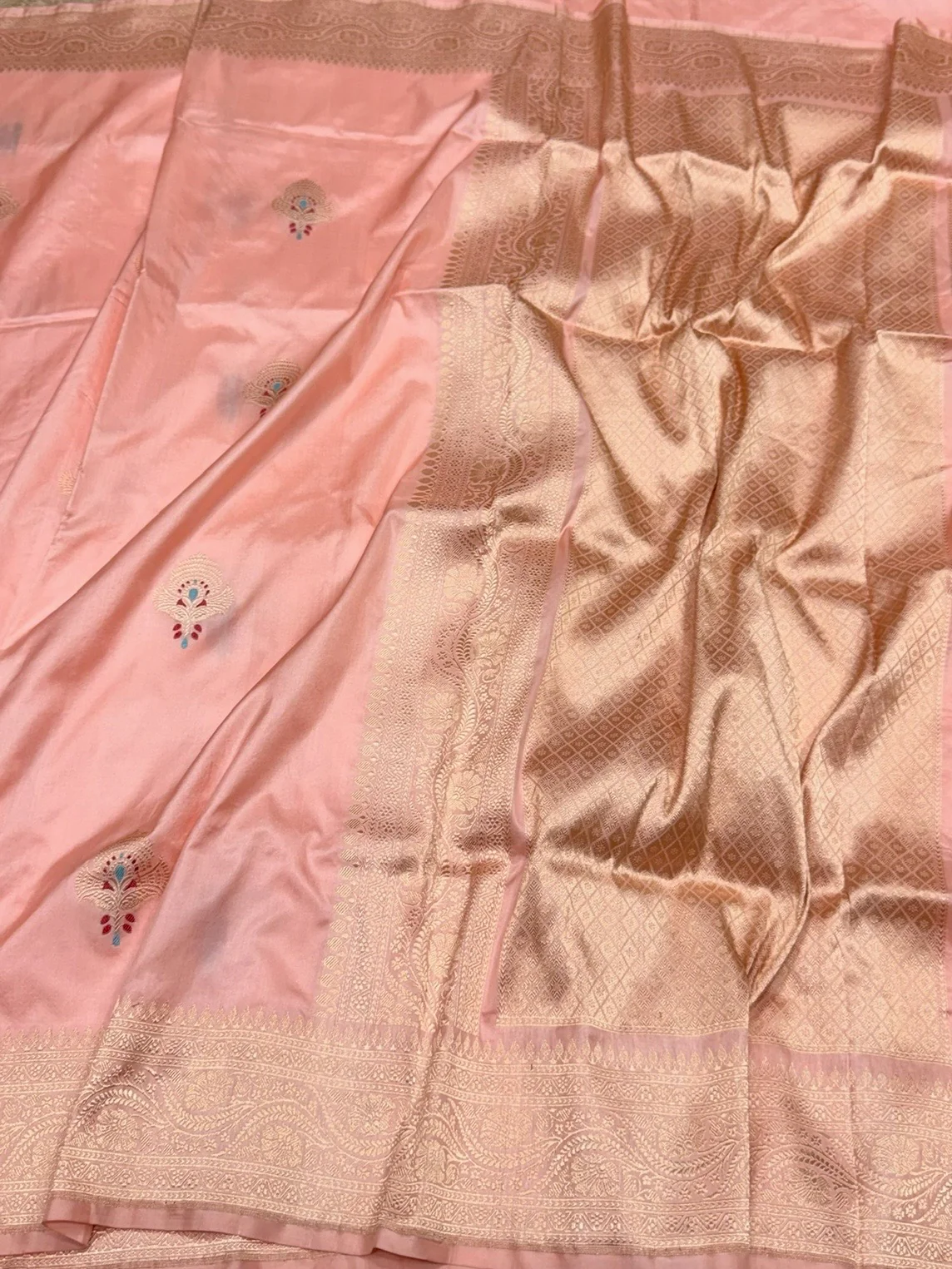 Peach Handwoven Pure Banarasi Silk Saree in Kadwa Weave - Image 3