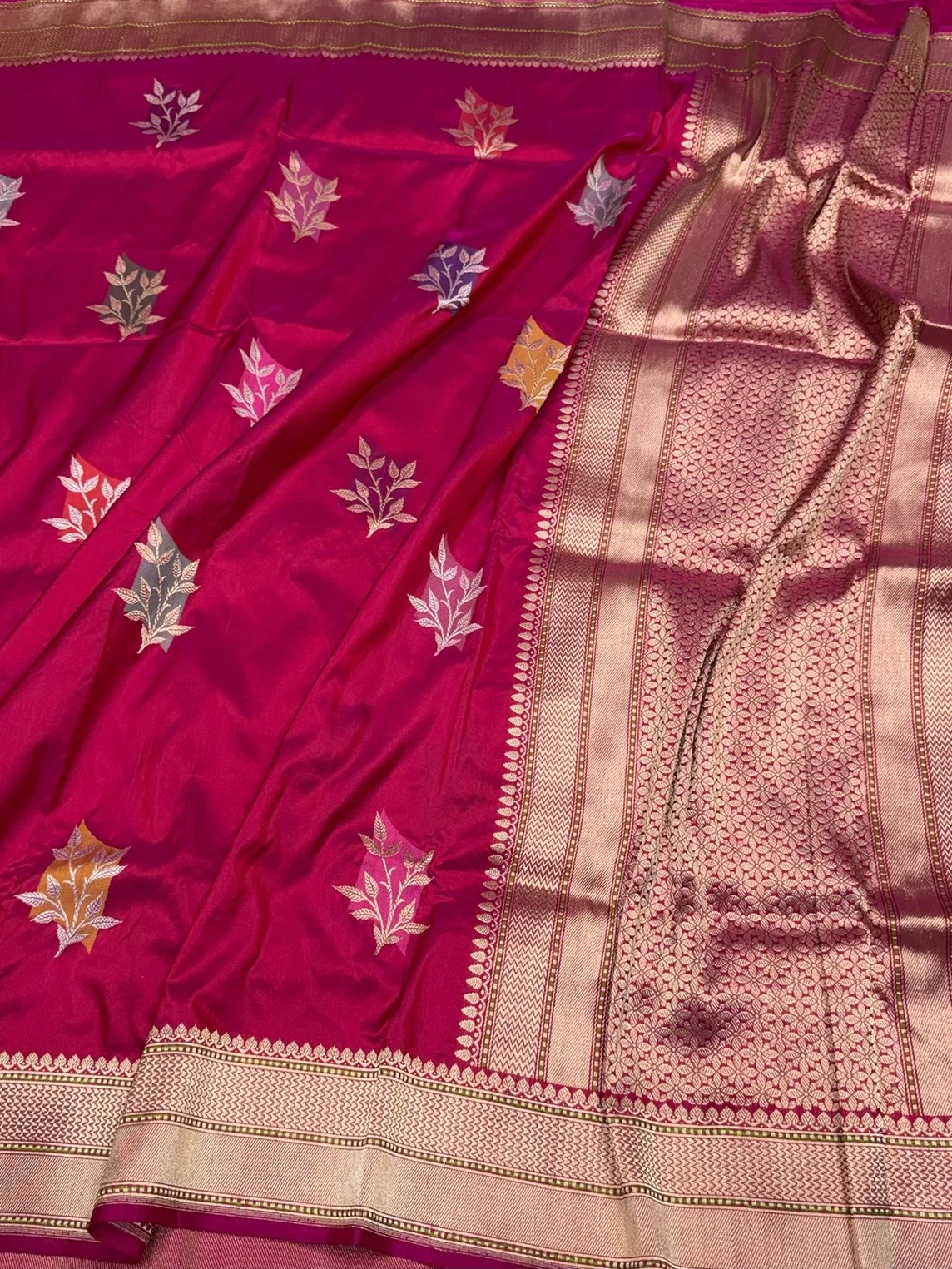 Rani Pink Handwoven Pure Banarasi Silk Saree in Kadwa Weave | Authentic Katan Mulberry Silk - Image 3