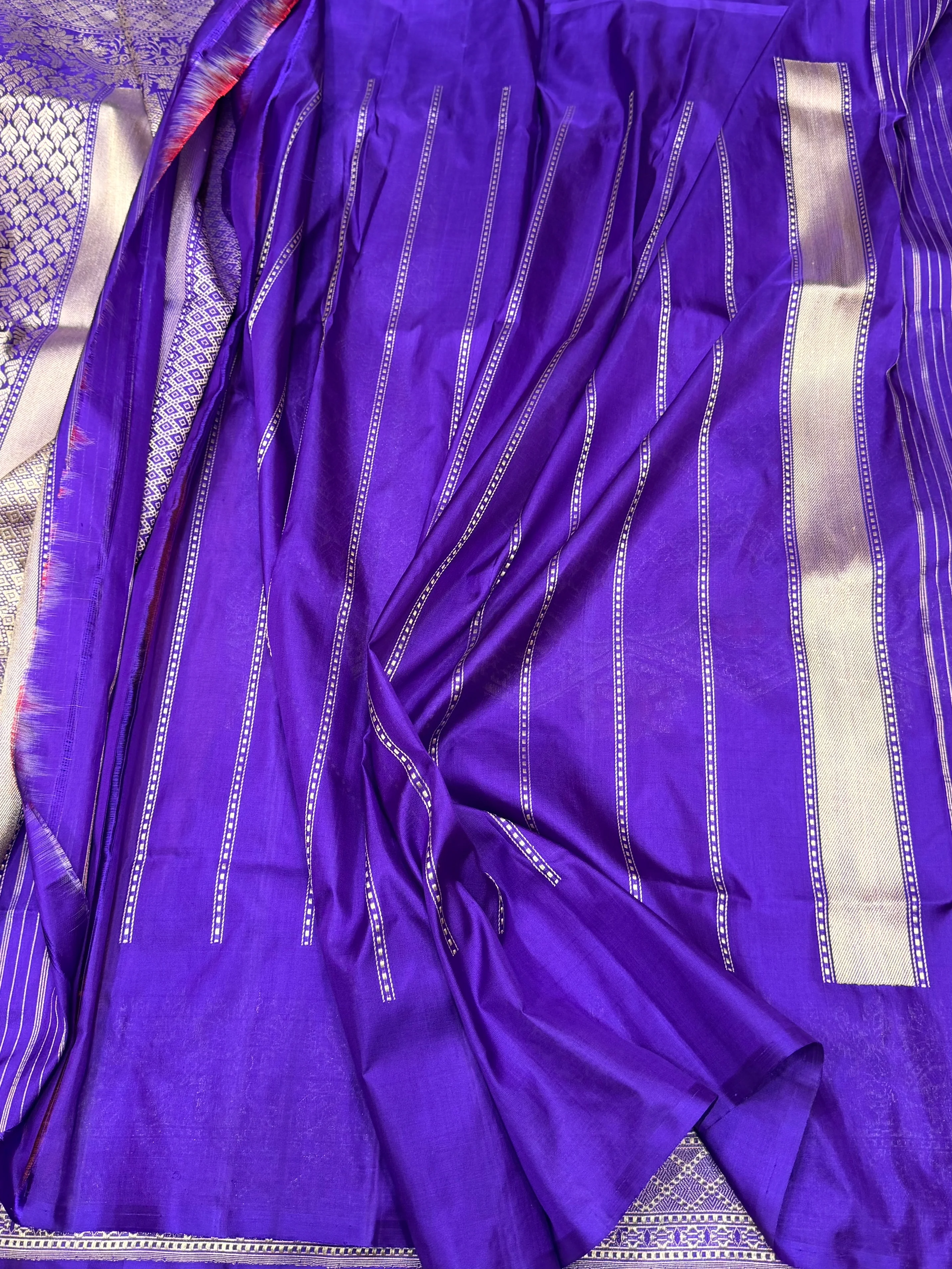Purple Handwoven Pure Banarasi Silk Saree in Kadwa Weave | Authentic Katan Mulberry Silk - Image 2