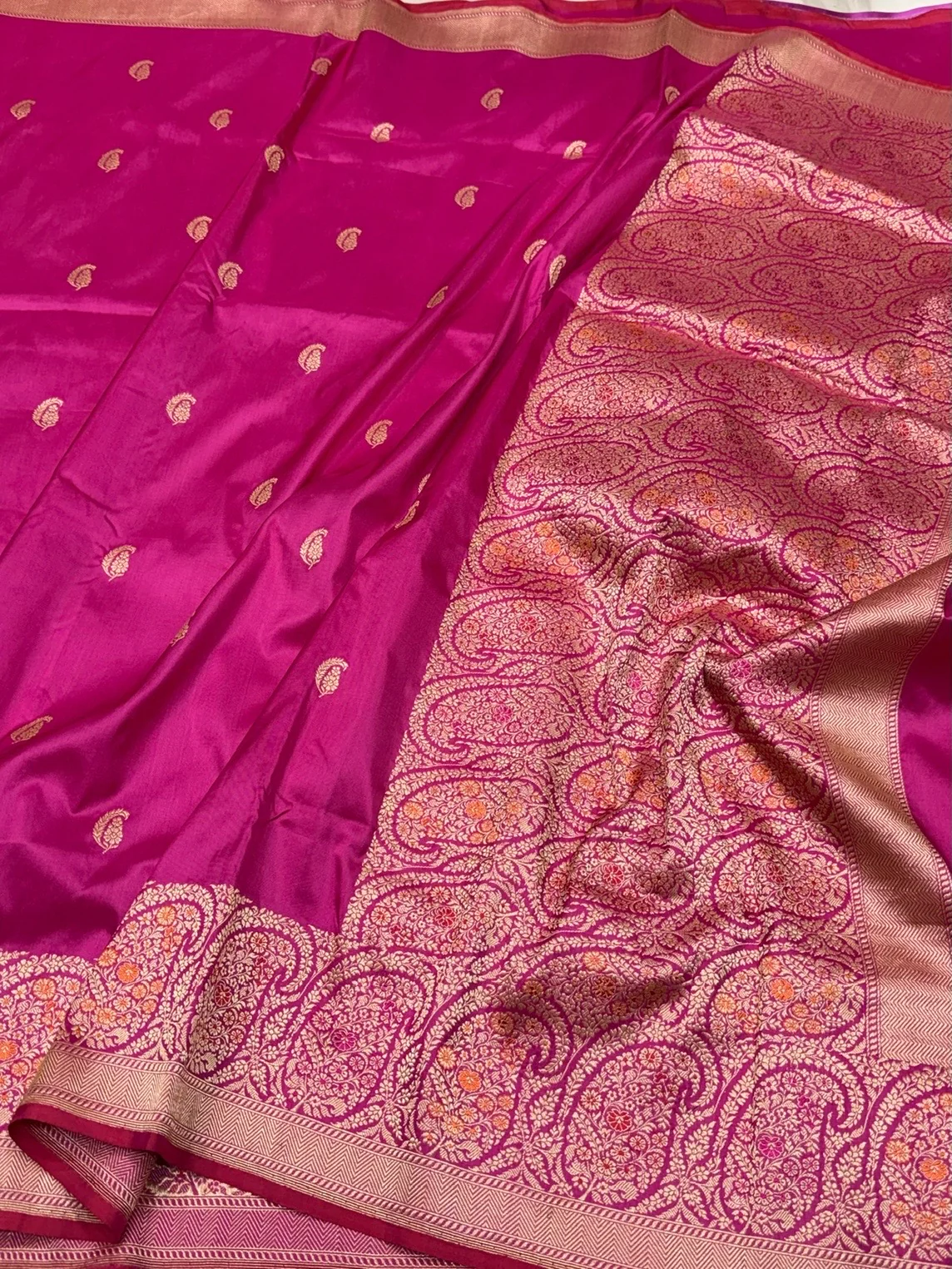 Rani Pink Handwoven Pure Banarasi Silk Saree in Kadwa Weave | Authentic Katan Mulberry Silk - Image 3