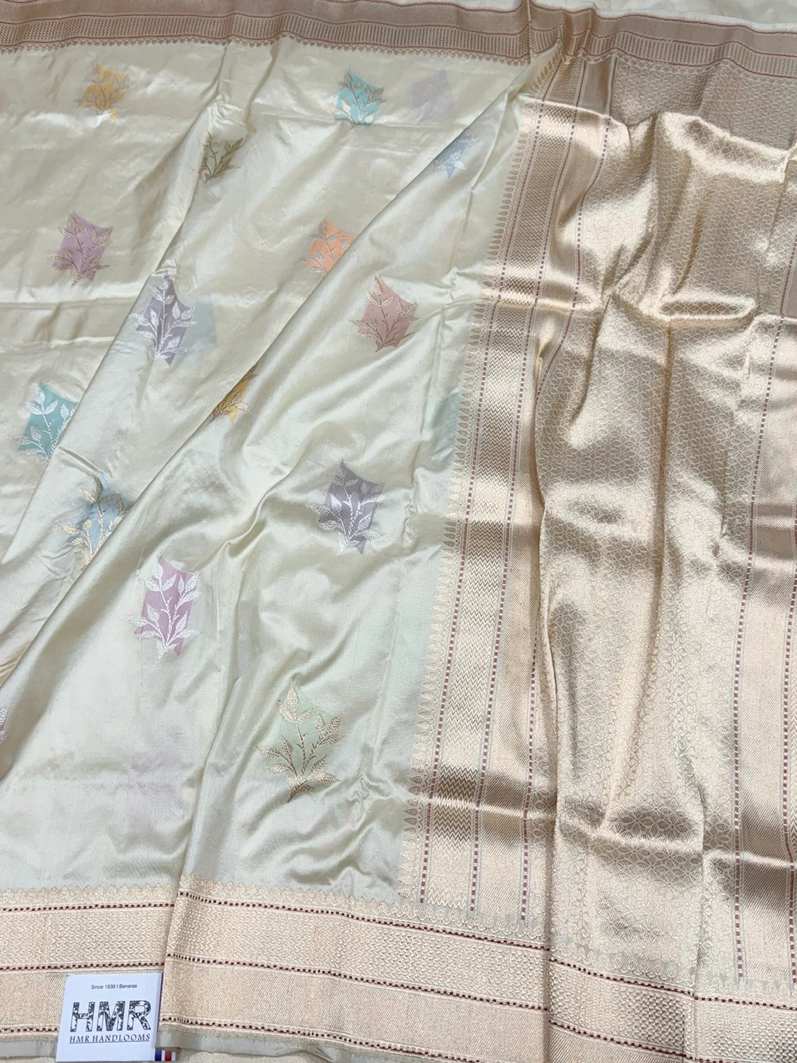 Ivory Handwoven Pure Banarasi Silk Saree in Kadwa Weave | Authentic Katan Mulberry Silk - Image 2