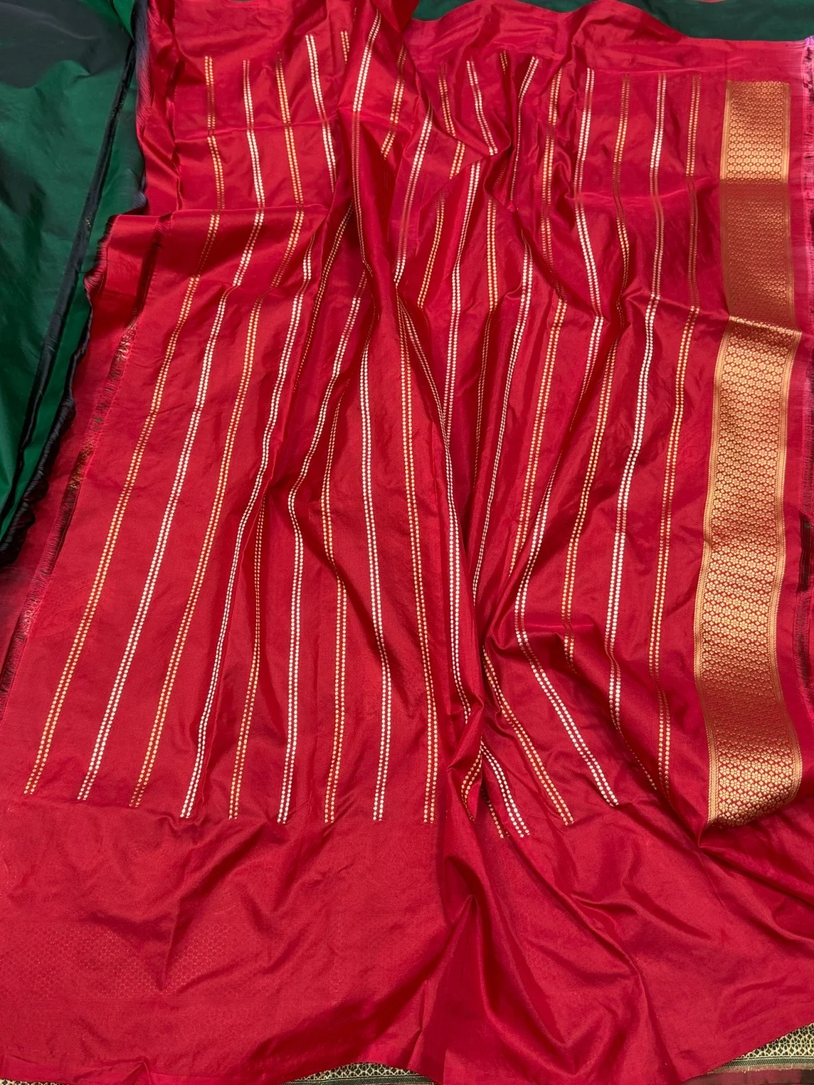 Bottle Green Handwoven Pure Banarasi Silk Saree – Kadwa Katan Mulberry Silk | Authentic Banaras Handloom - Image 2