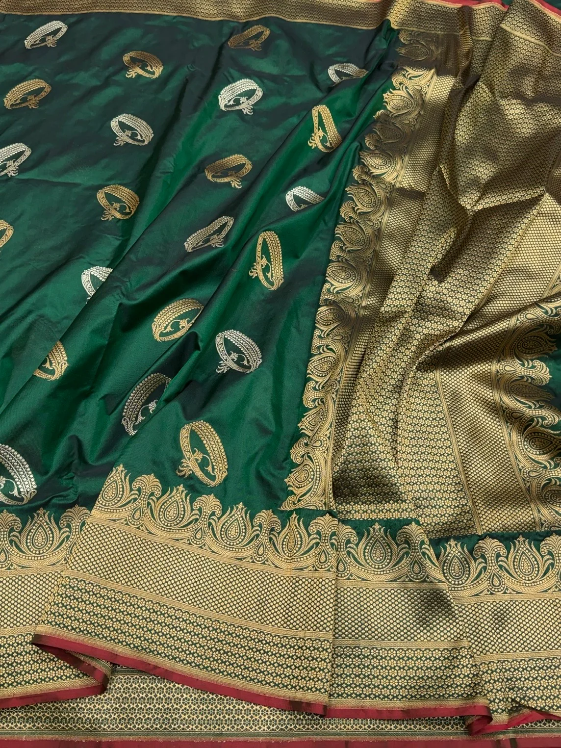 Bottle Green Handwoven Pure Banarasi Silk Saree – Kadwa Katan Mulberry Silk | Authentic Banaras Handloom - Image 3