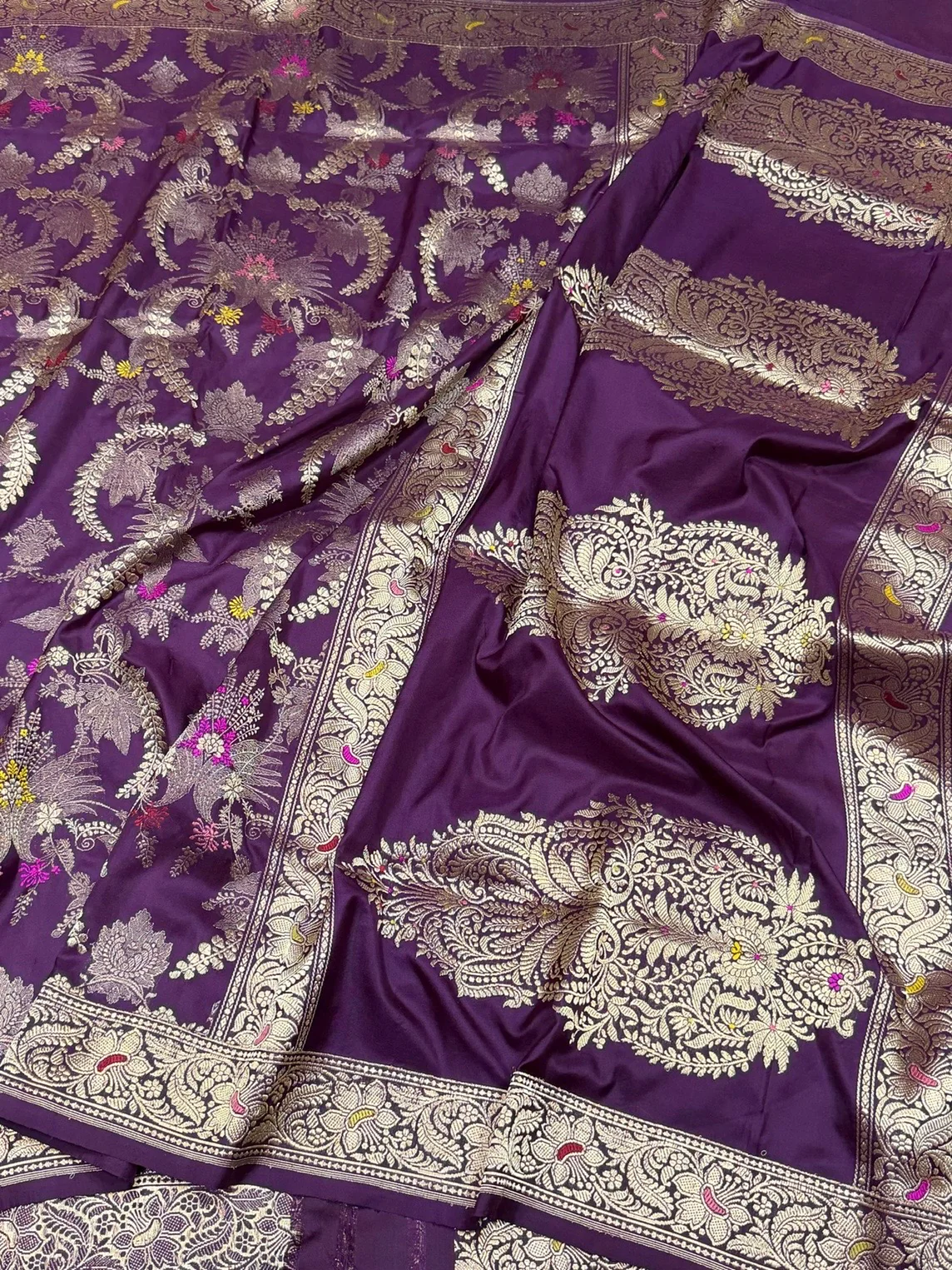 Magenta Handwoven Pure Banarasi Silk Saree – Kadwa Weave in 100% Katan Mulberry Silk - Image 3