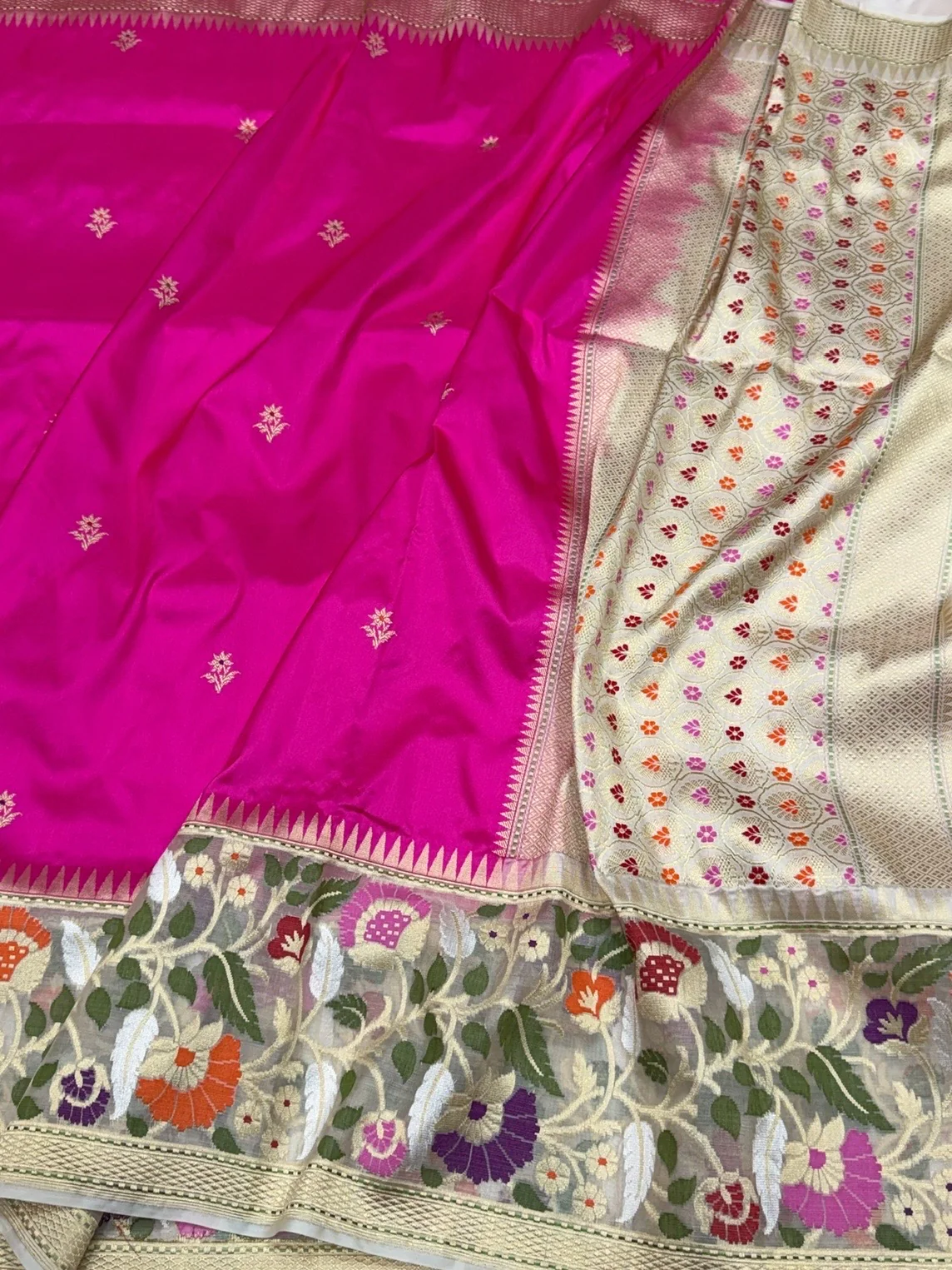 Rani Pink Handwoven Pure Banarasi Silk Saree – Kadwa Weave in 100% Katan Mulberry Silk - Image 2
