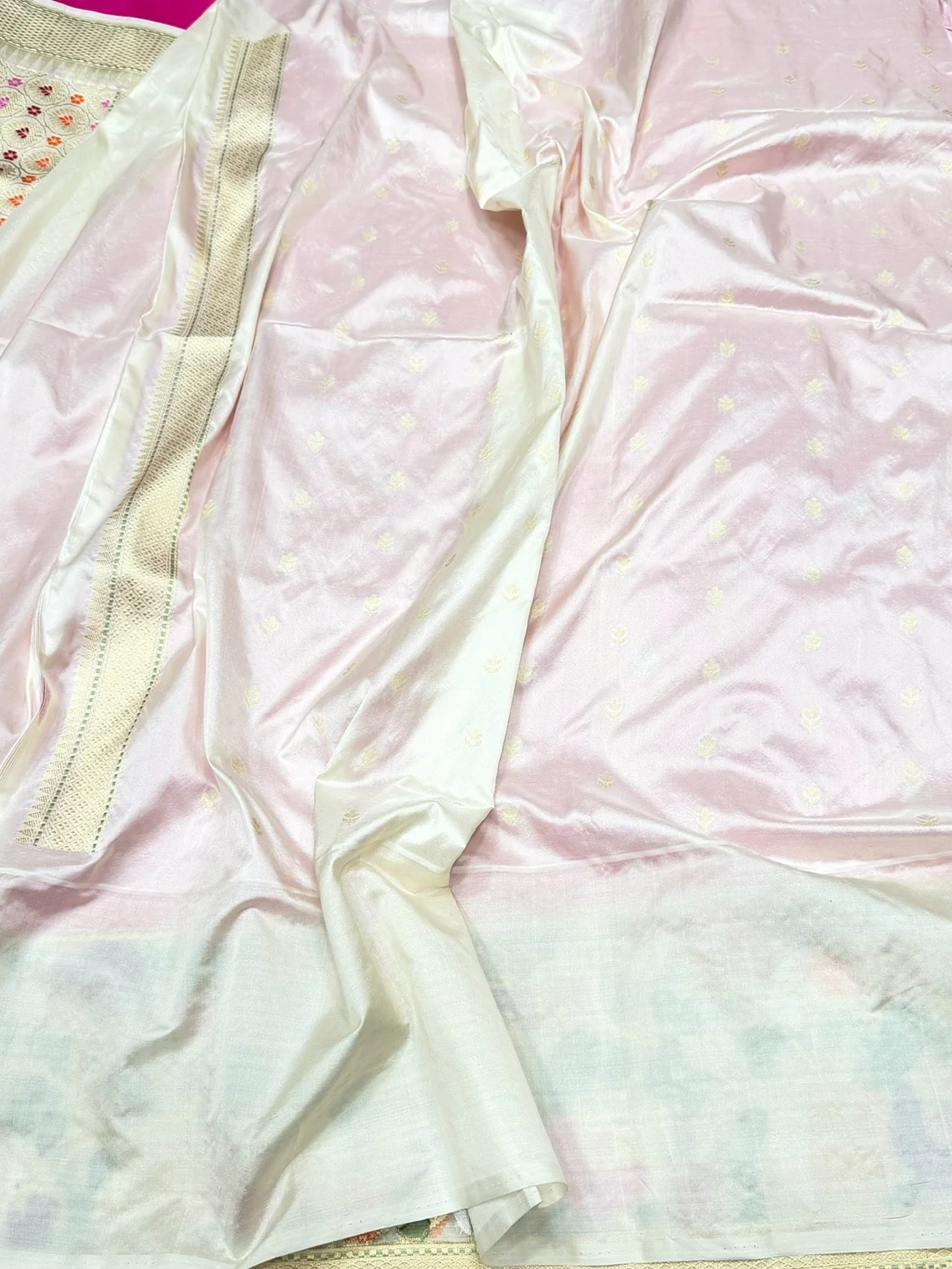 Rani Pink Handwoven Pure Banarasi Silk Saree – Kadwa Weave in 100% Katan Mulberry Silk - Image 3