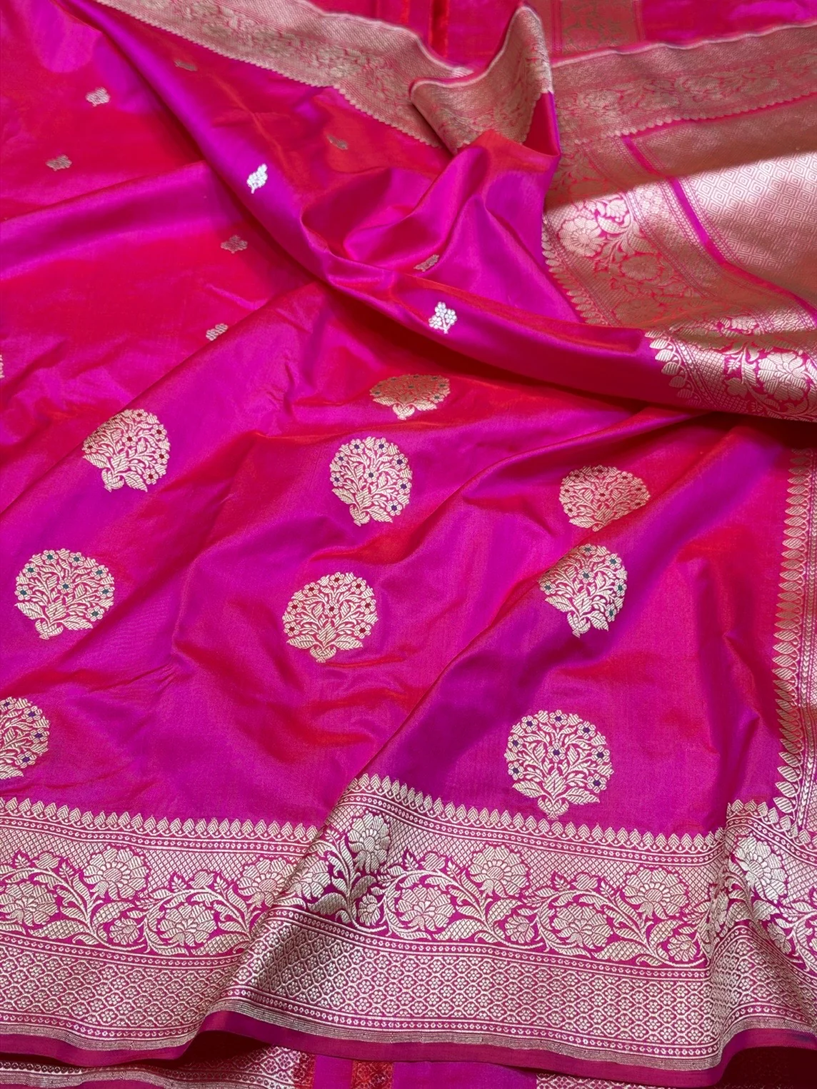 Rani Pink Handwoven Pure Banarasi Silk Saree – Katan Silk, Kadwa Weave & Elegant Traditional Borderal Border