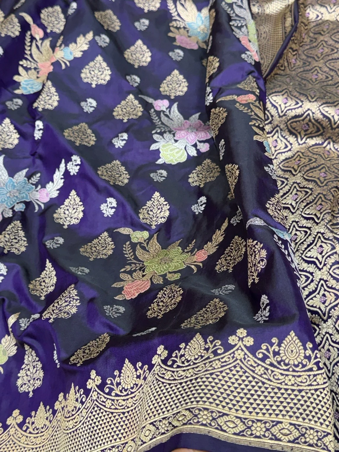 Purple Handwoven Pure Banarasi Silk Saree | Pure Katan Silk | Kadwa Weave | HMR Handlooms - Image 3