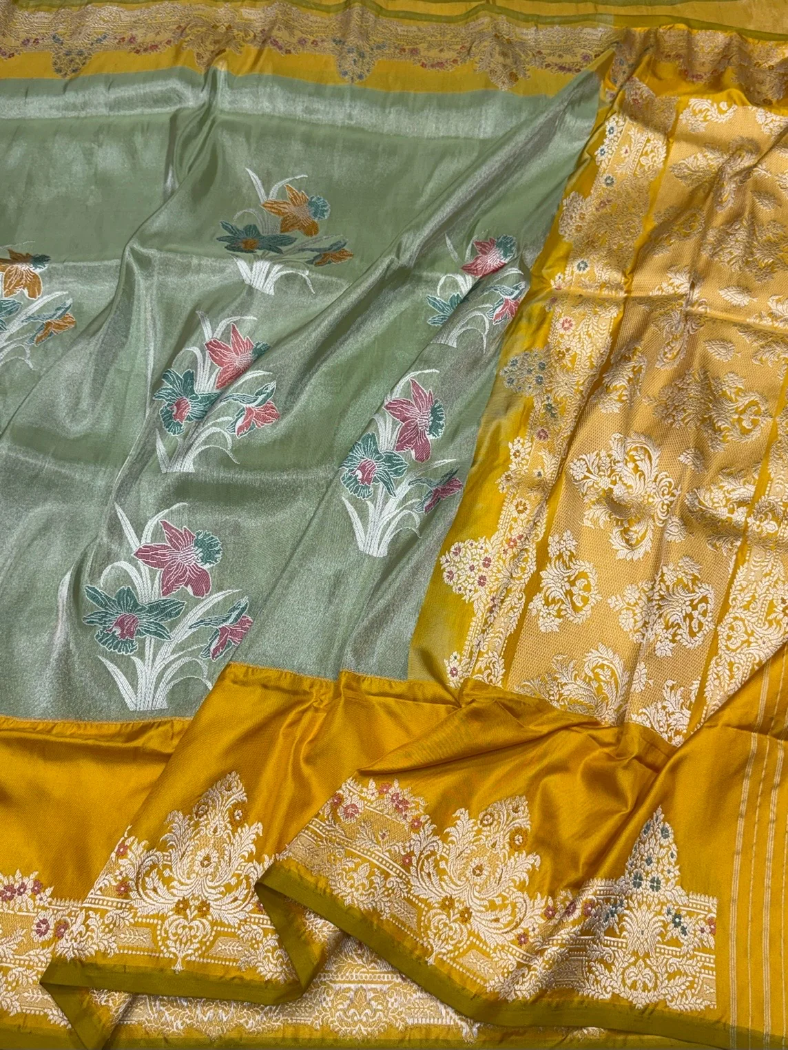 Pista Green Handwoven Pure Banarasi Tissue Saree - Image 3