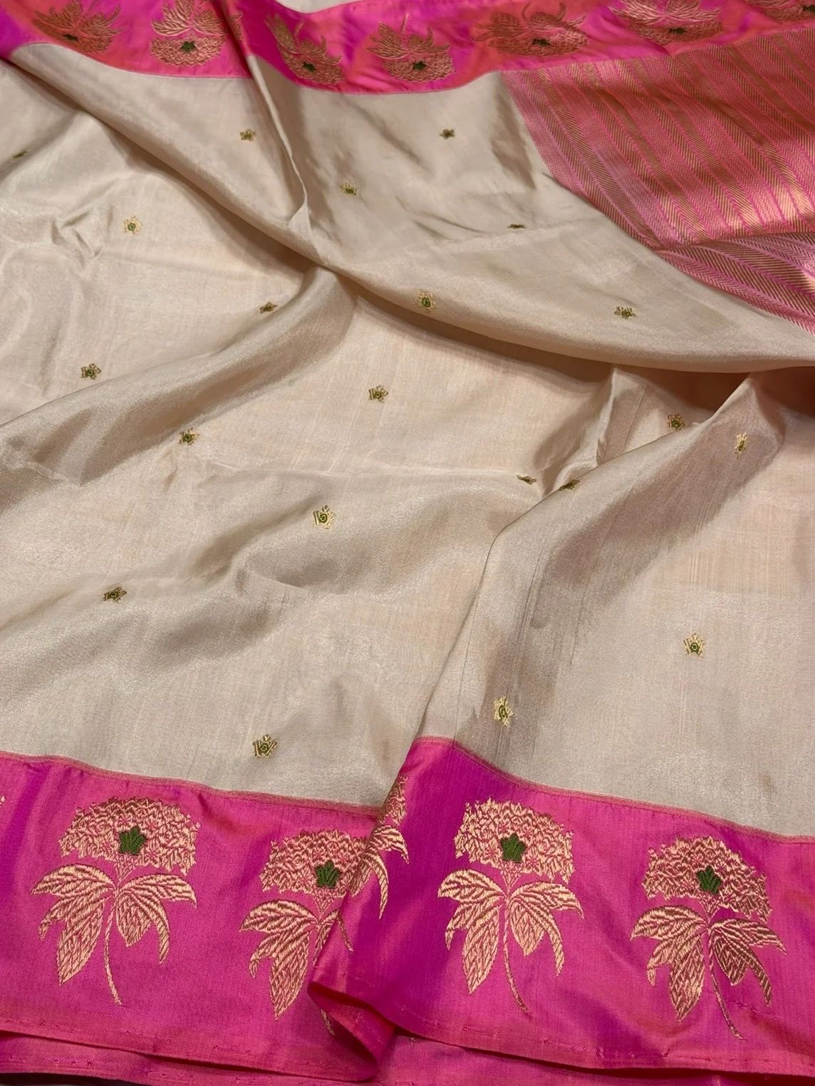 Rani Pink Handwoven Pure Banarasi Tissue Saree