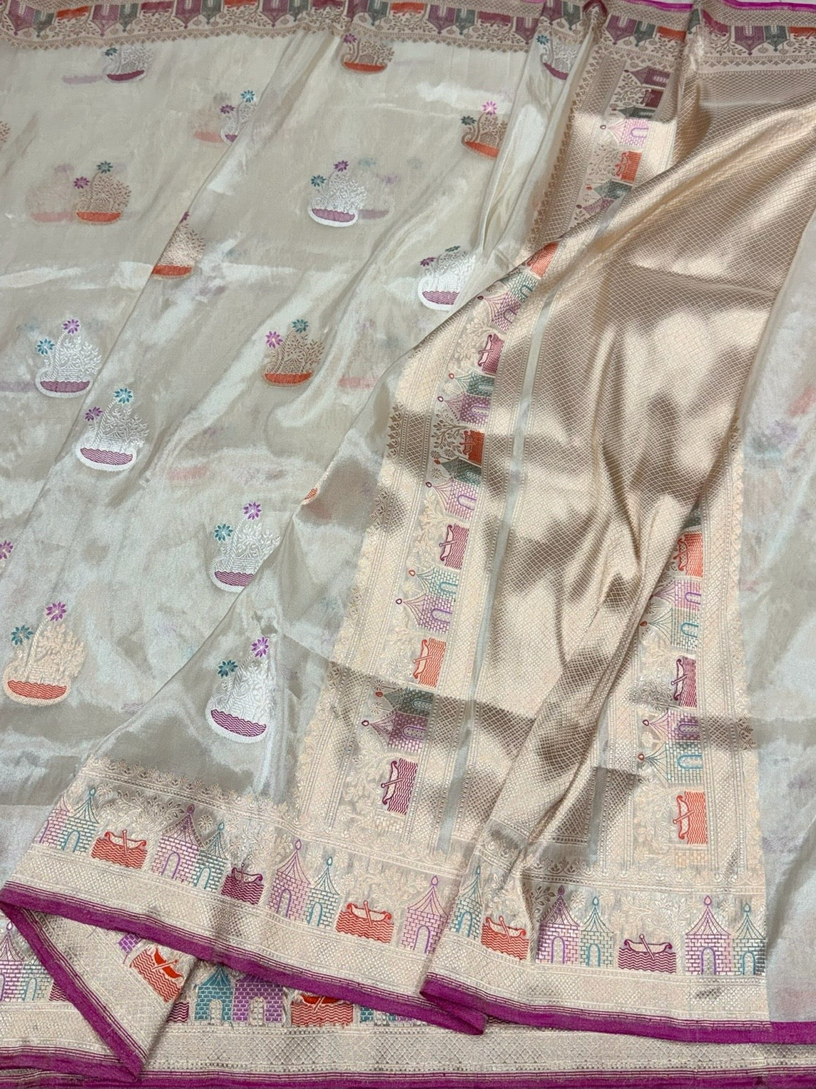 Ivory Handwoven Pure Banarasi Tissue Saree – Kadwa Weave, Pure Katan-Tissue Silk - Image 4