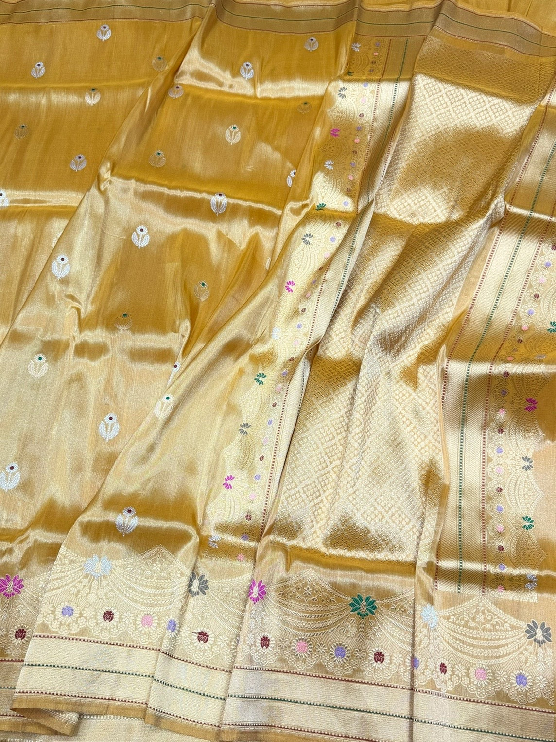 Yellow Handwoven Pure Banarasi Tissue Silk Saree – Kadwa Weave in 100% Pure Tissue Silk - Image 3