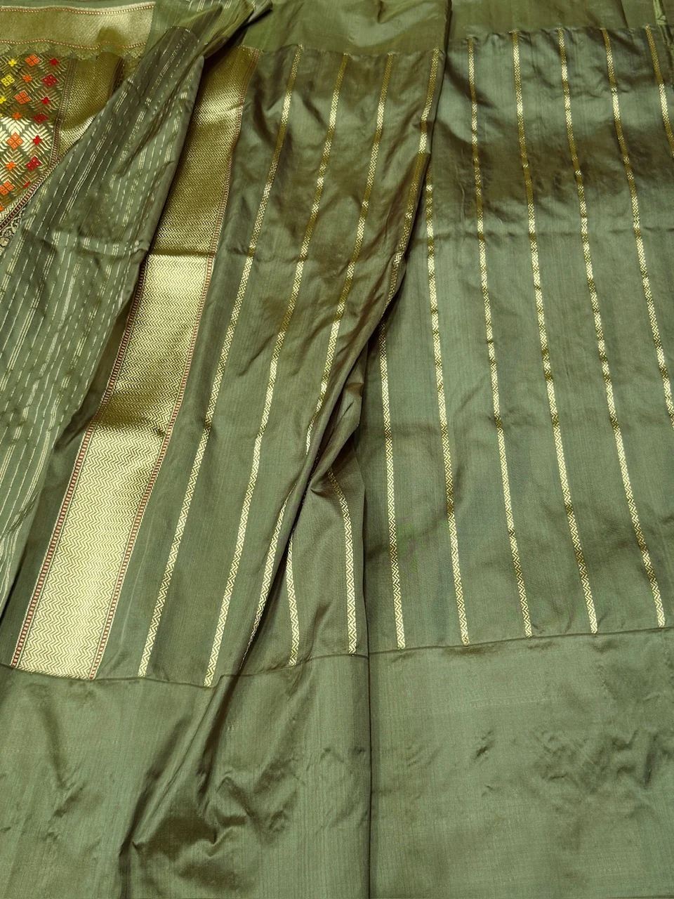 Navy Blue Handwoven Pure Ektara Organza Saree - Image 3