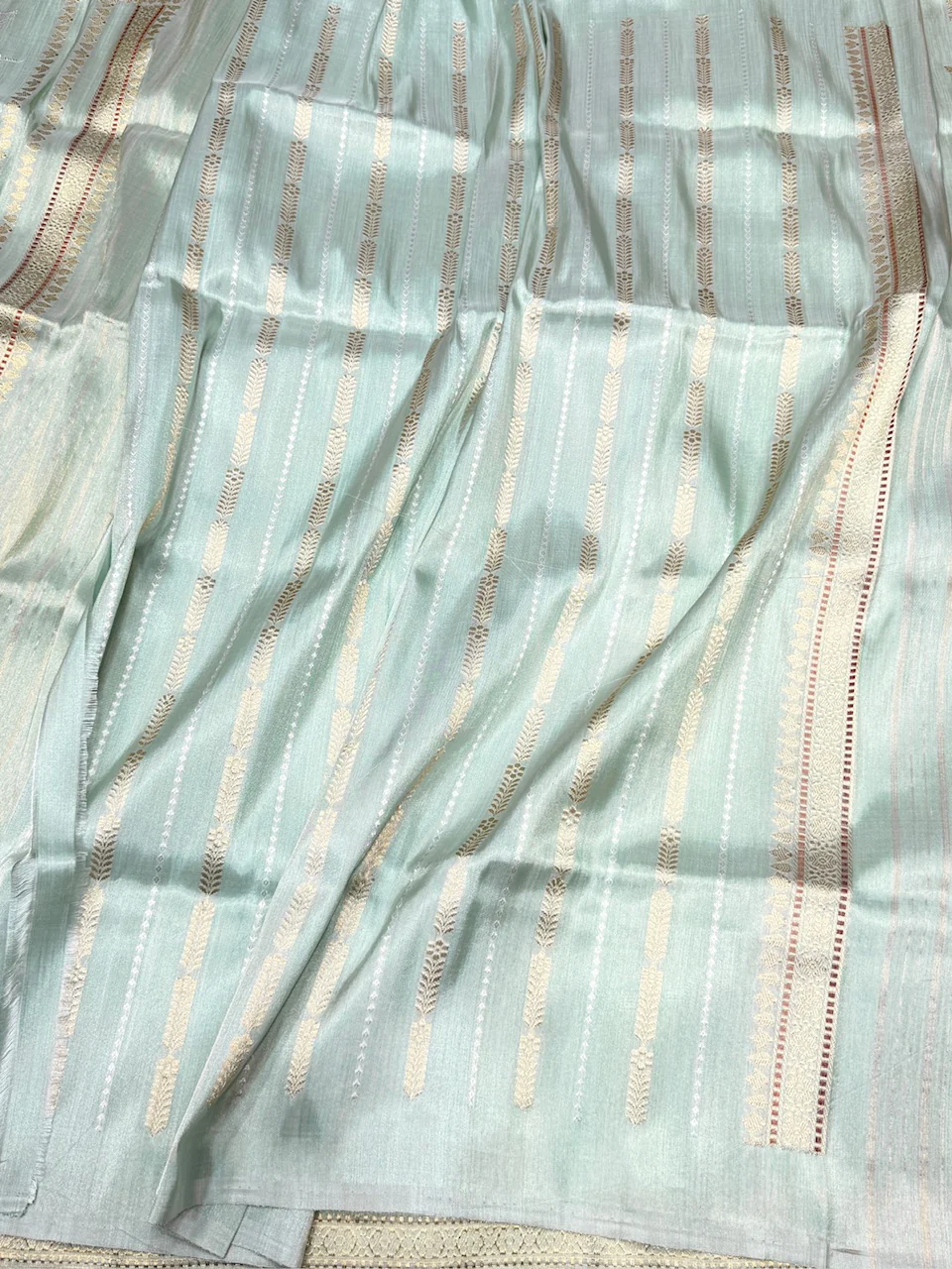 Sage Green Handwoven Pure Ektara Tissue Saree - Image 3