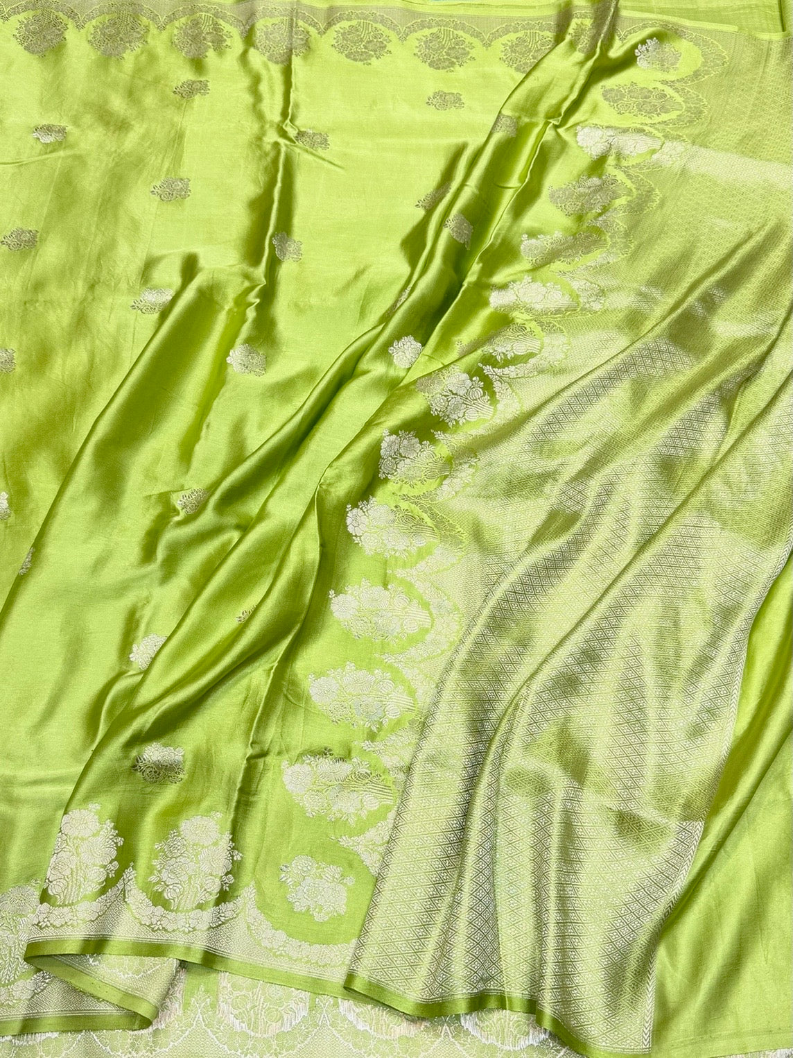 Parrot Green Handwoven Pure Mashru Banarasi Satin Silk Saree - Image 3