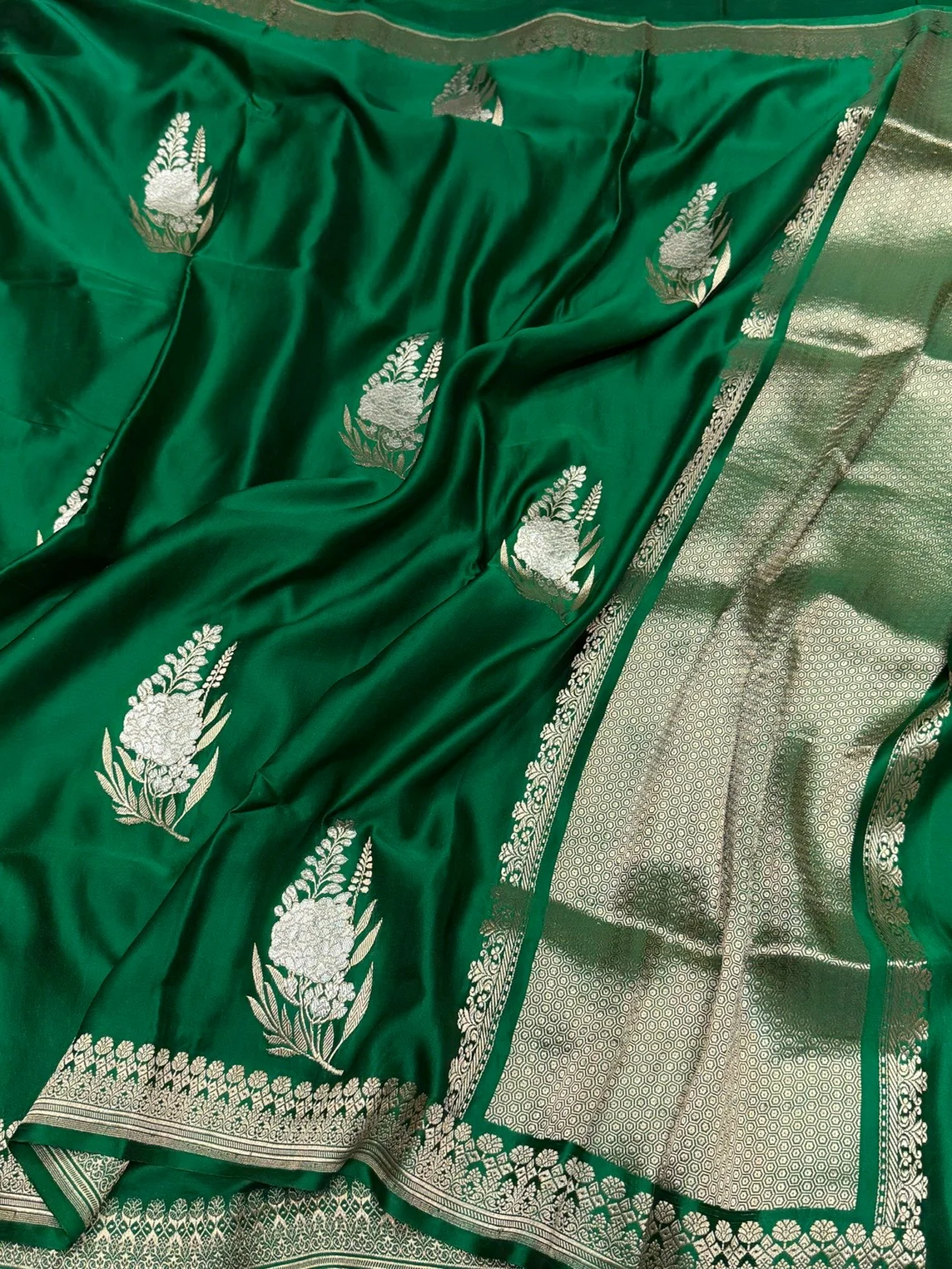 Bottle Green Handwoven Pure Mashru Banarasi Satin Silk Saree - Image 3