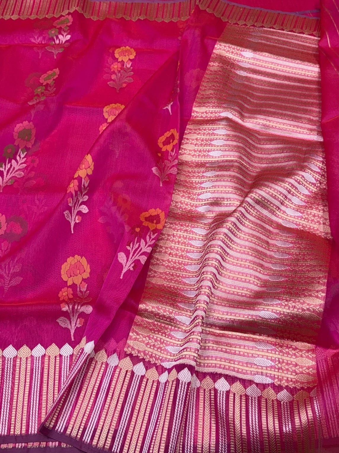 Rani Pink Handwoven Pure Organza Jamdani Saree - Image 3