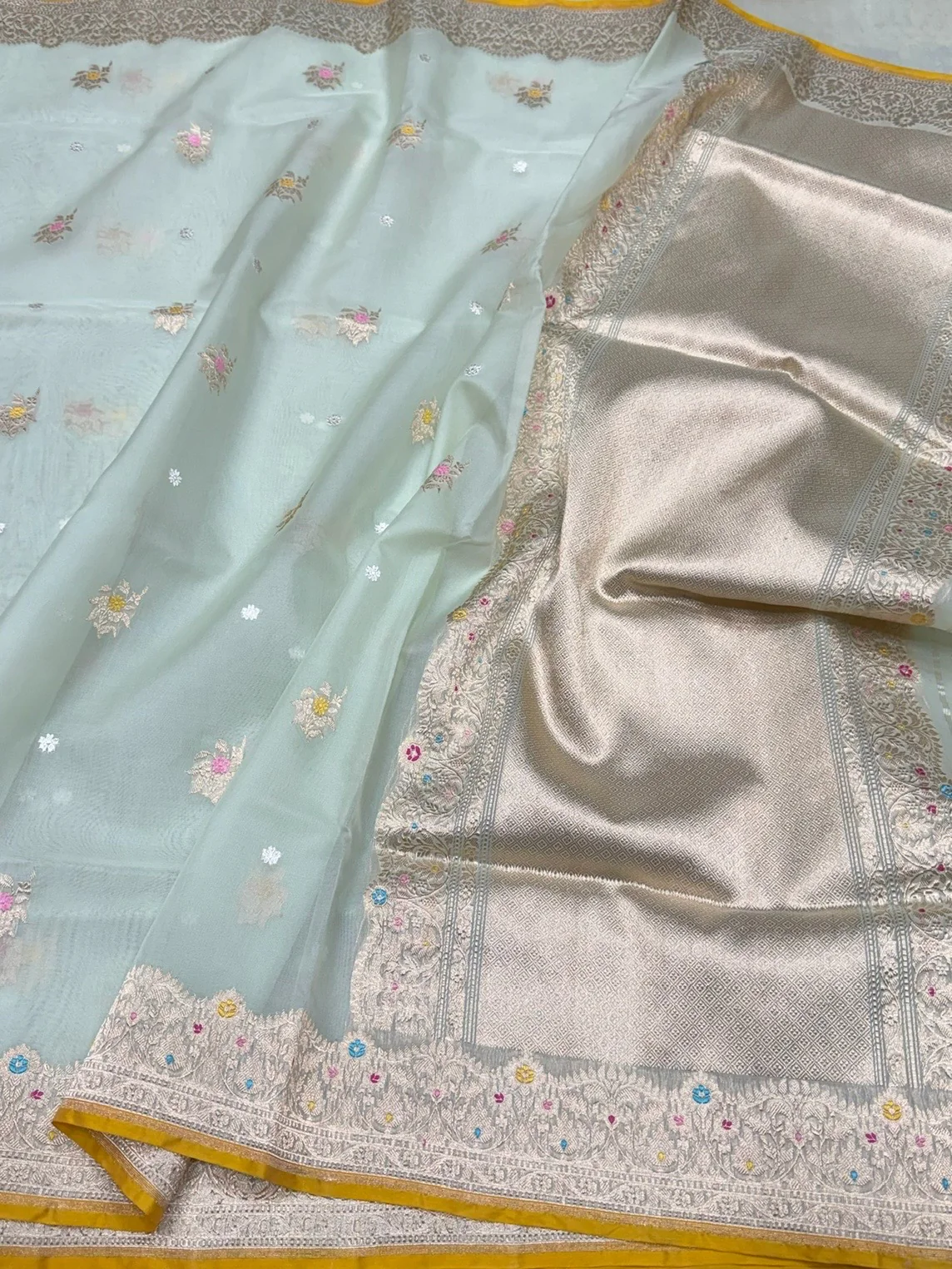 Pista Handwoven Pure Organza Silk Saree - Image 3