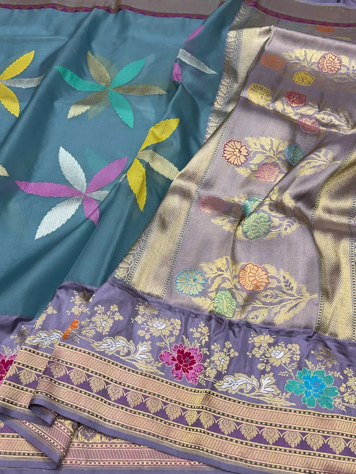 Bluish Grey Handwoven Pure Banarasi Ektara Organza Silk Saree – Kadwa Weave in Kora Mulberry Silk - Image 3