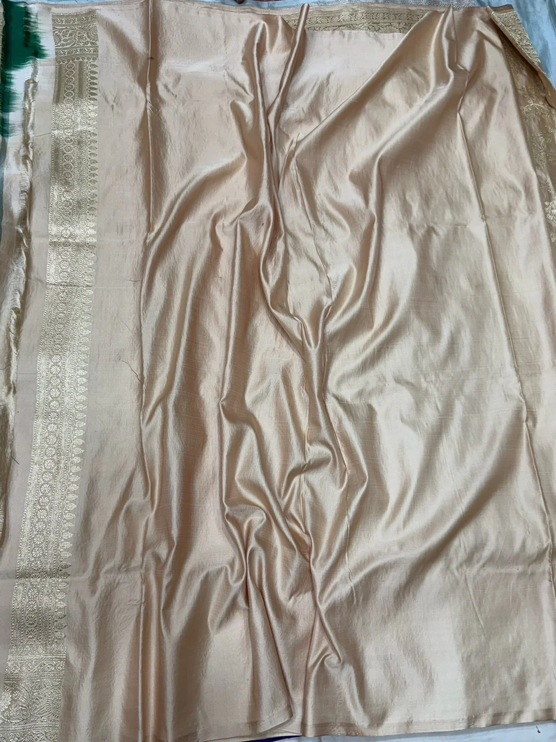 Cream Handwoven Vintage Pure Banarasi Satin Silk Saree - Image 2
