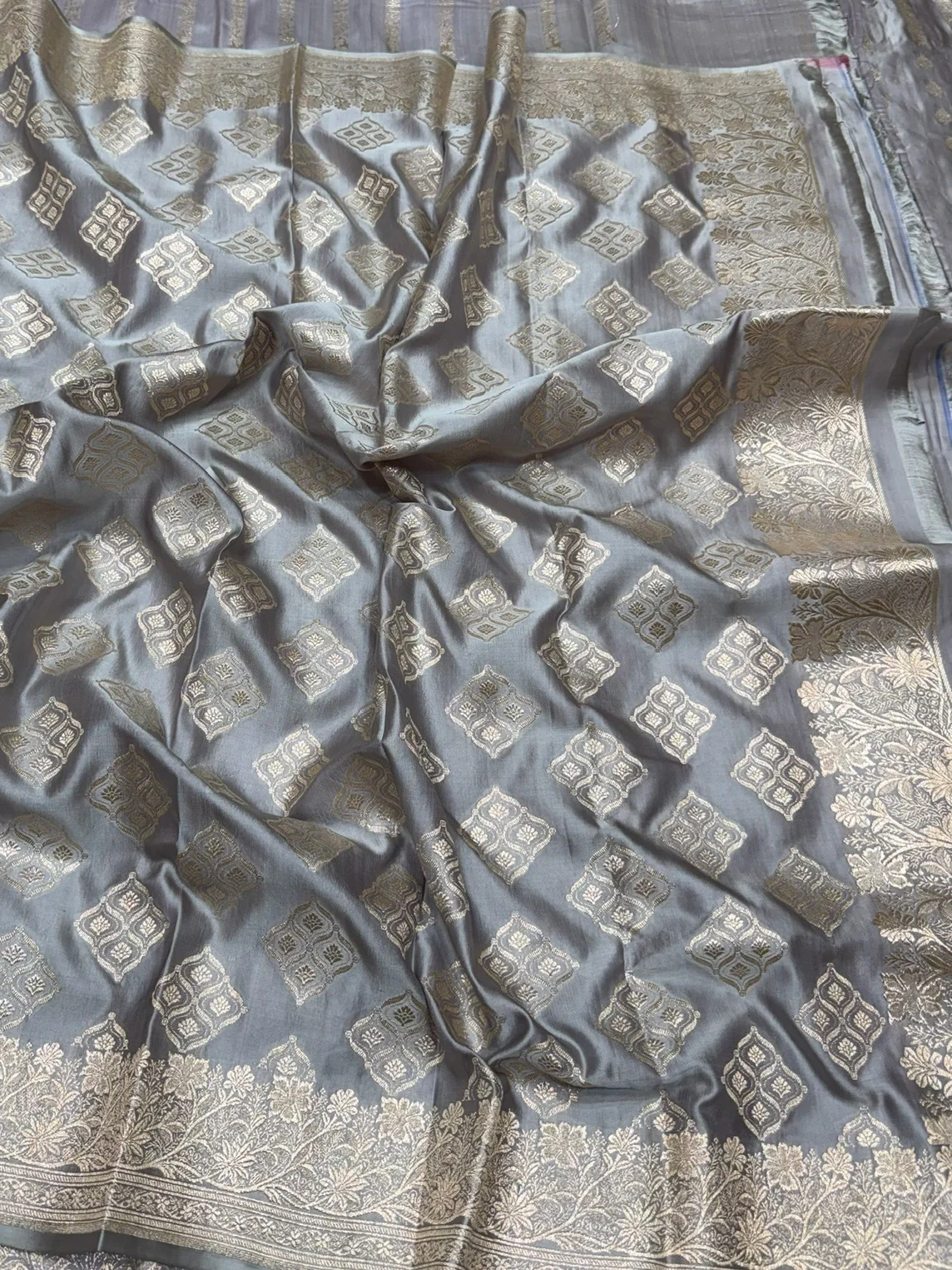 Grey Handwoven Vintage Pure Banarasi Satin Silk Saree - Image 2