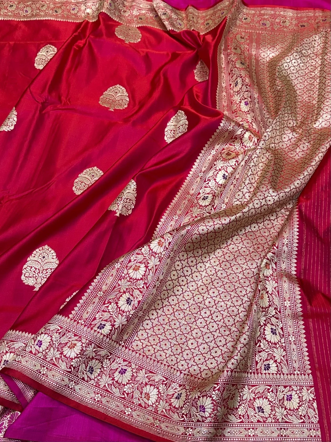 Red Handwoven Vintage Pure Banarasi Satin Silk Saree - Image 3