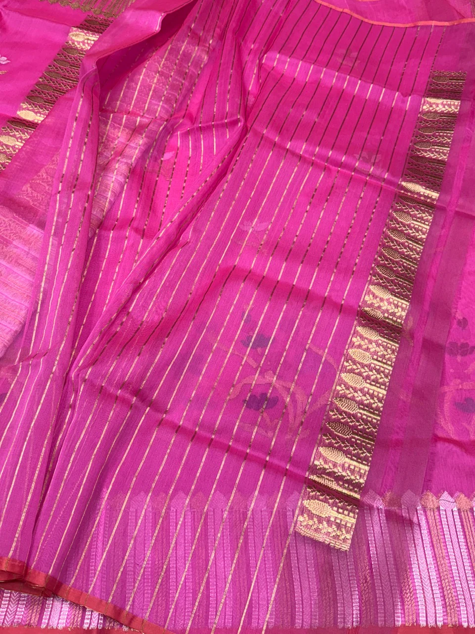 Fluorescent Pink Pure Kora Jamdani Saree - Image 3