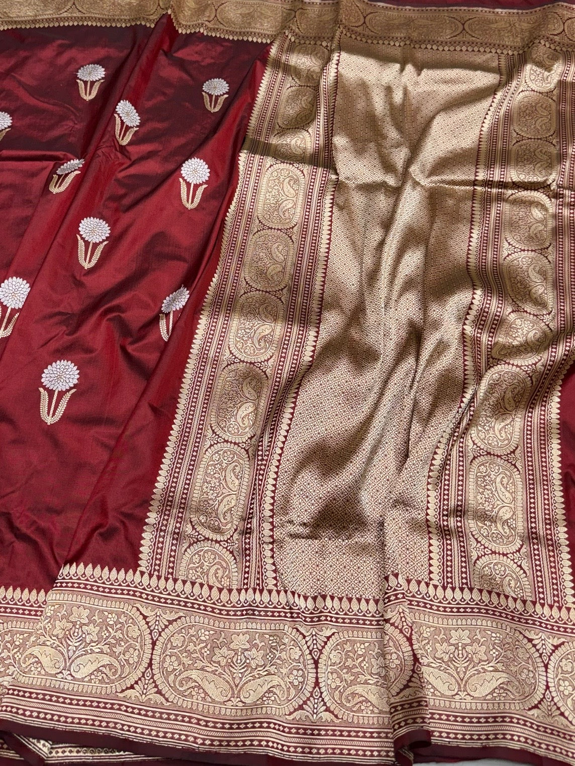 Maroon Handwoven Pure Banarasi Silk Saree in Kadwa Weave | 100% Pure Katan Silk - Image 3
