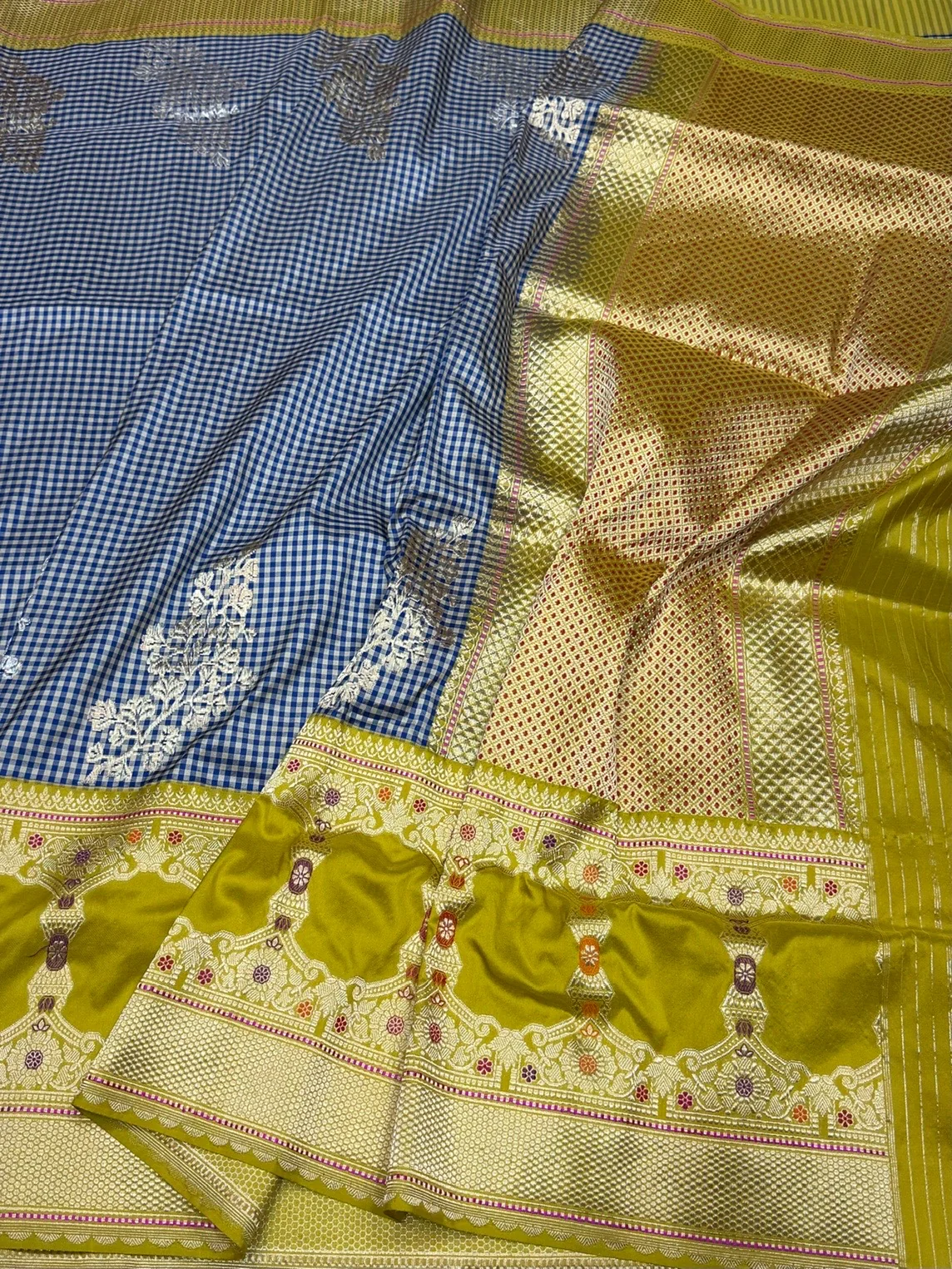 Mehndi Yellow Handwoven Pure Banarasi Silk Saree - Image 3