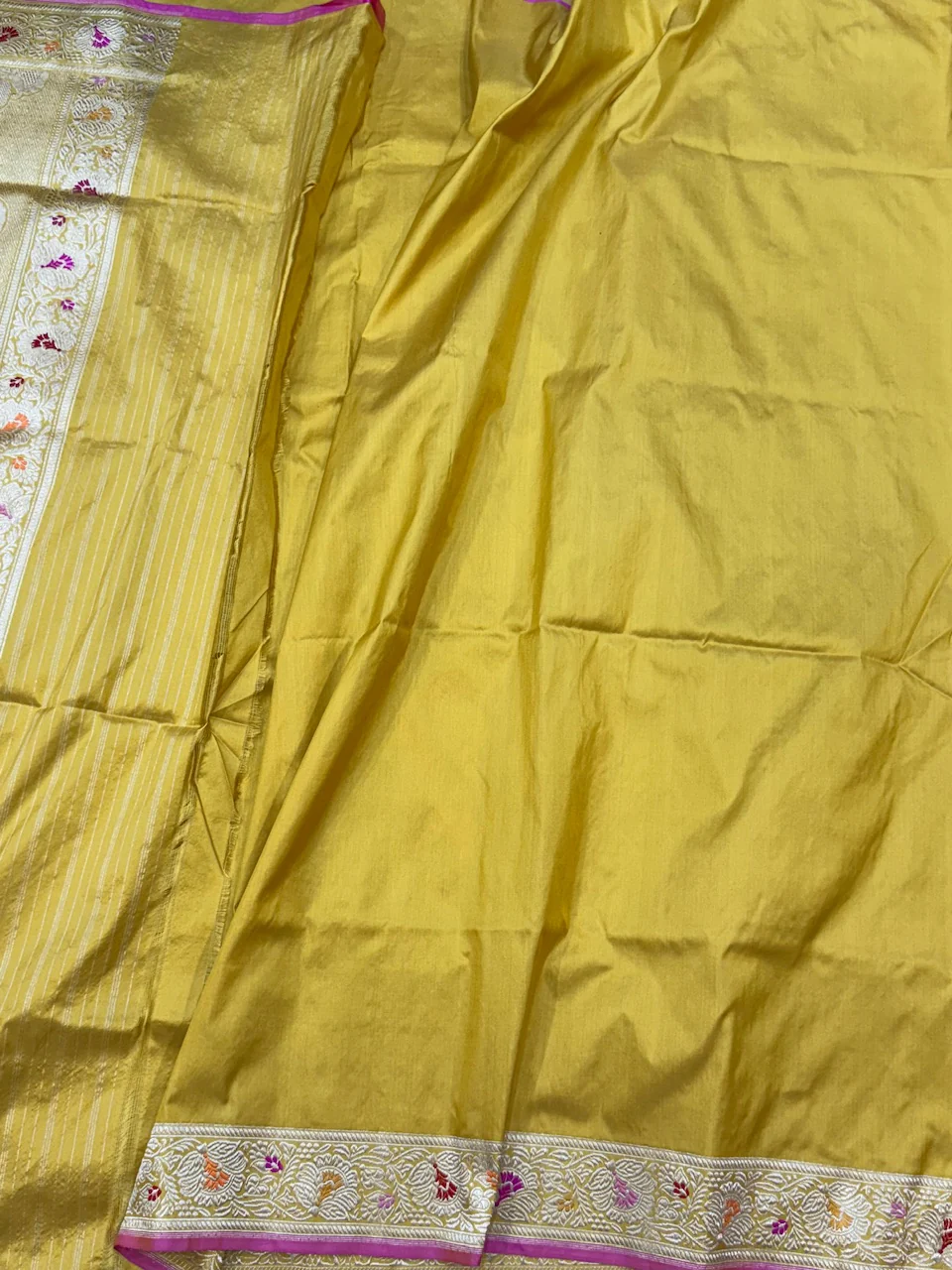 Handwoven Pure Banarasi Silk Saree - Image 4
