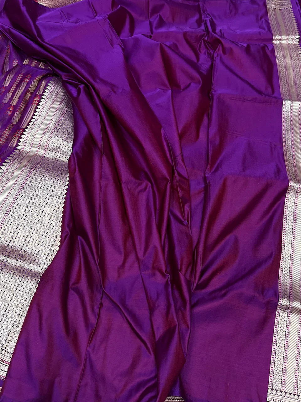 Purple Handwoven Pure Banarasi Satin Tanchoi Silk Saree - Image 3