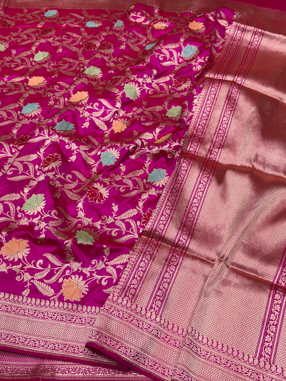 Rani Pink Handwoven Banarasi Pure Silk Saree - Image 2