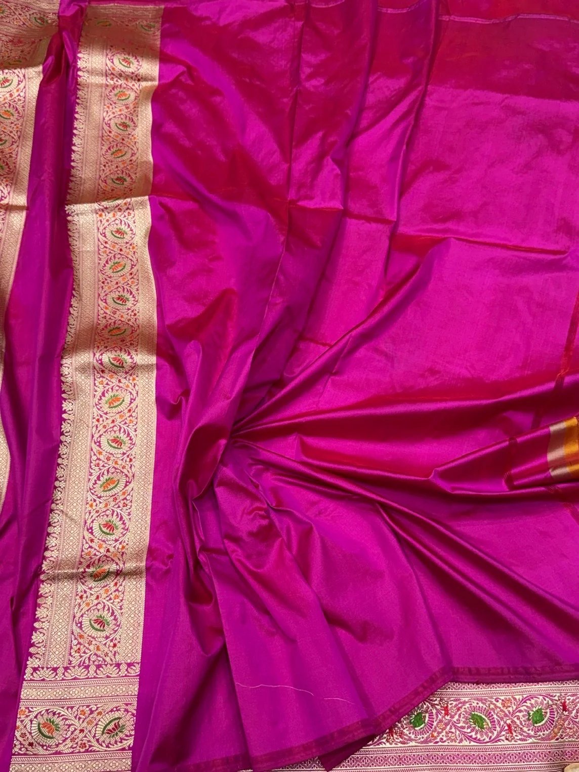 Rani Pink Handwoven Pure Banarasi Silk Saree – Kadwa Weave in 100% Katan Mulberry Silk - Image 2