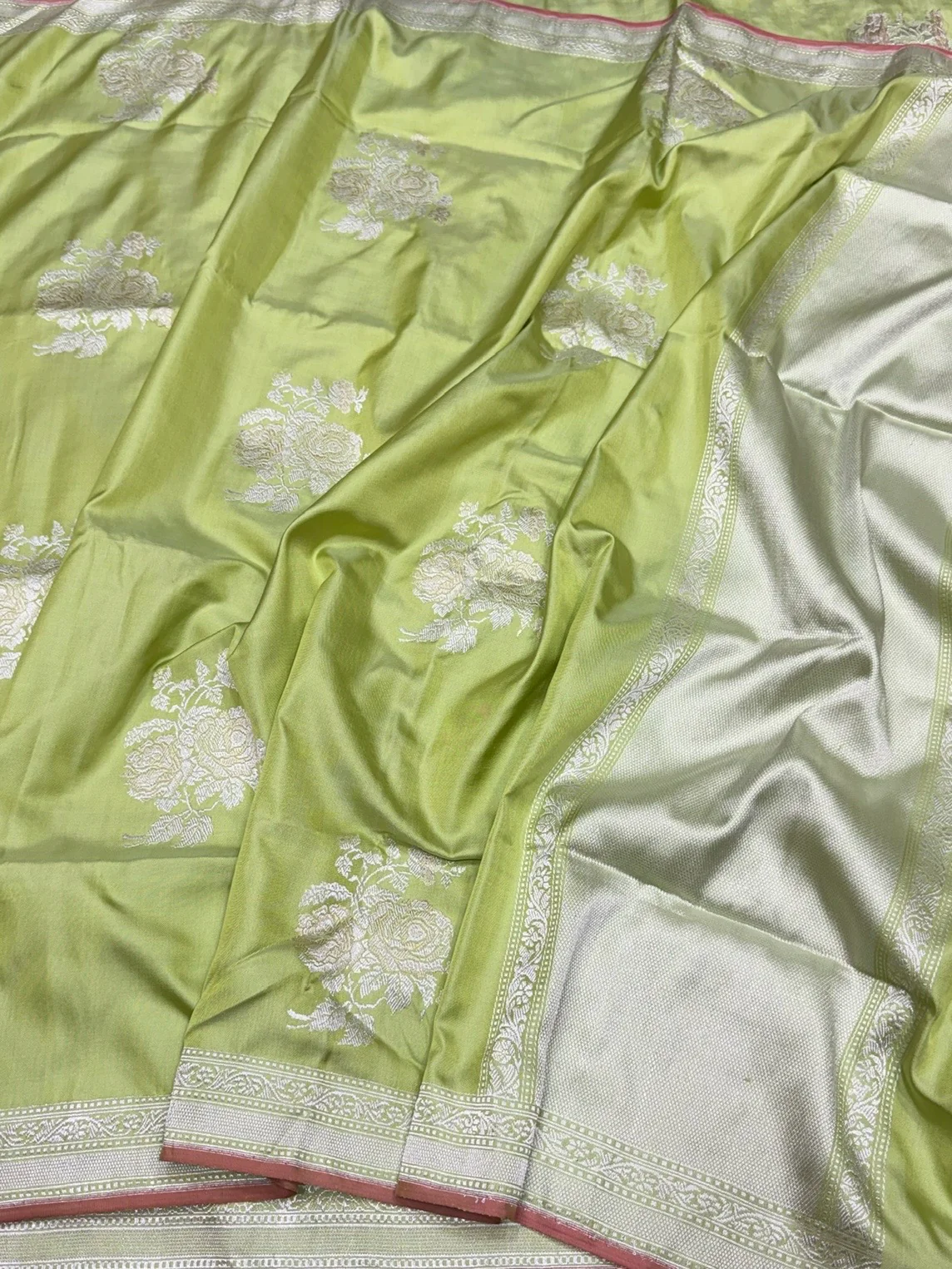 Pista Green Handwoven Pure Banarasi Ektara Silk Saree - Image 3