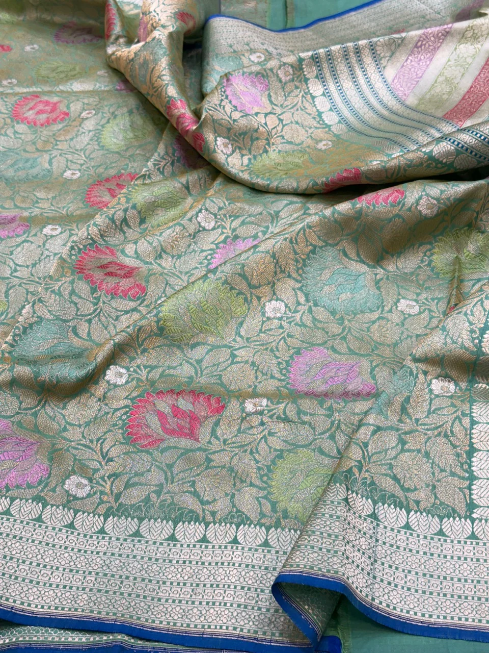 Handwoven Pure Banarasi Silk Brocade Saree - Image 10