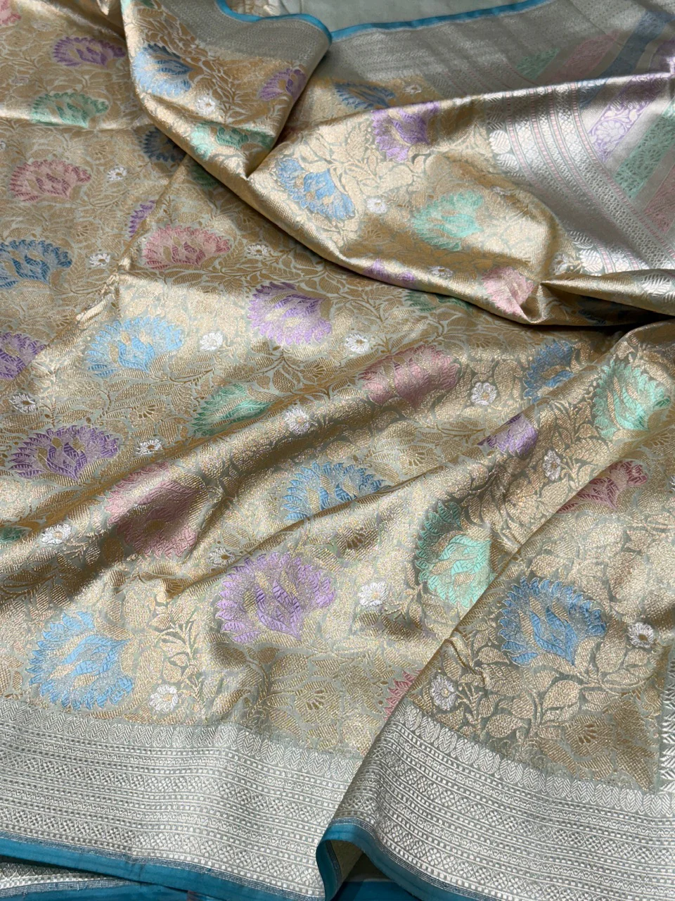 Handwoven Pure Banarasi Silk Brocade Saree - Image 12