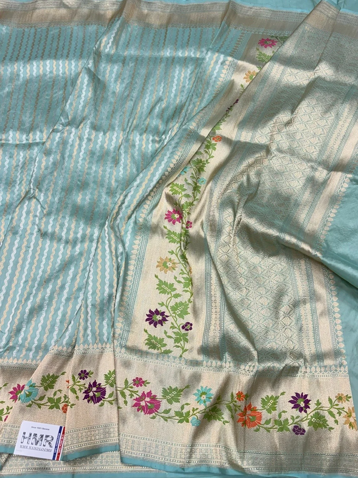 Powder Blue Handwoven Pure Banarasi Silk Saree – Kadwa Weave, Pure Katan-Mulberry Silk - Image 3